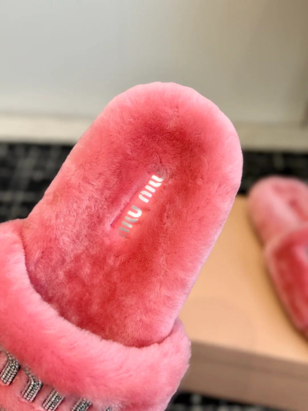 Тапочки Женские Miu Miu 18139568
