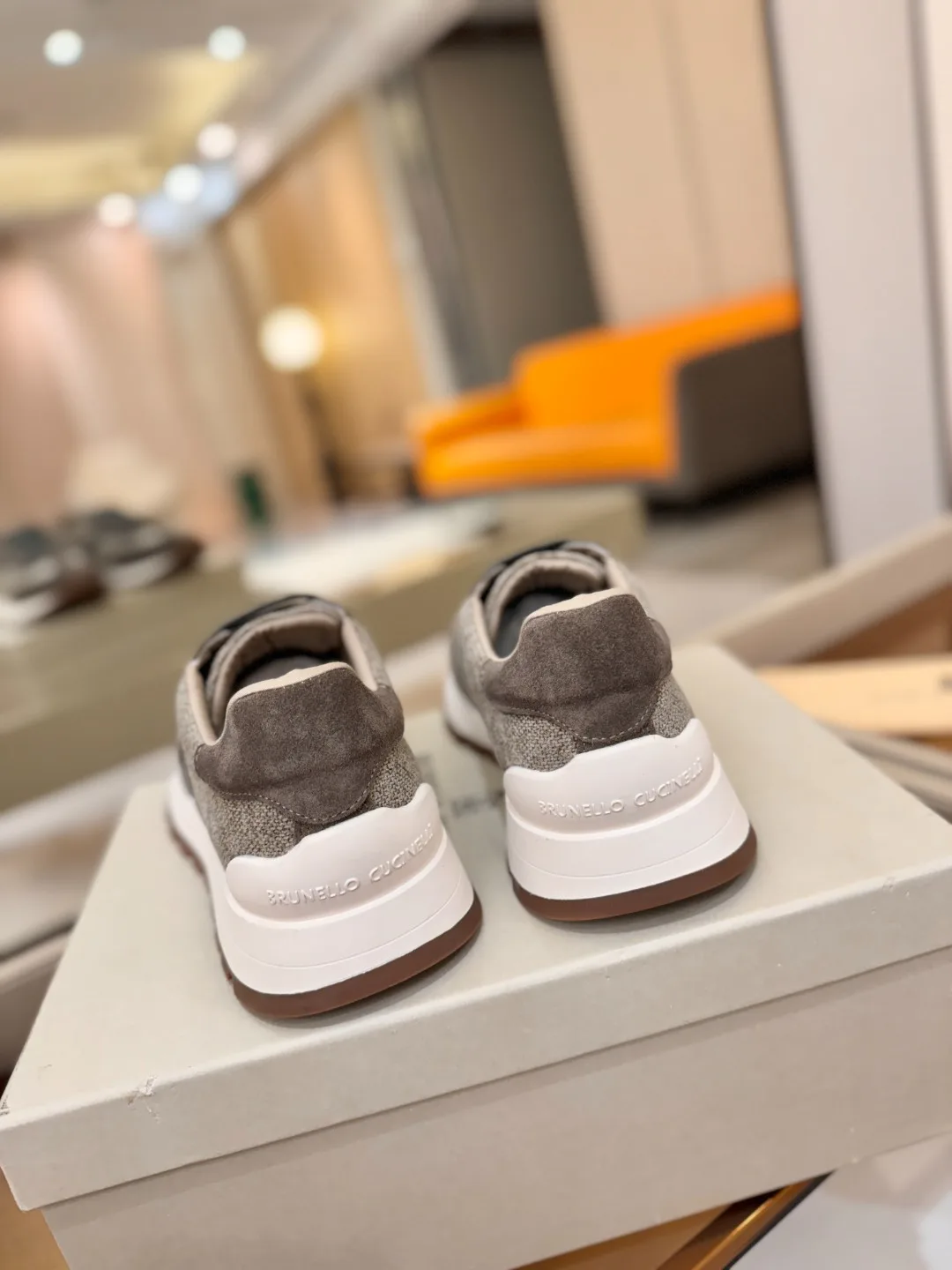 Кроссовки Женские Brunello Cucinelli 18813009