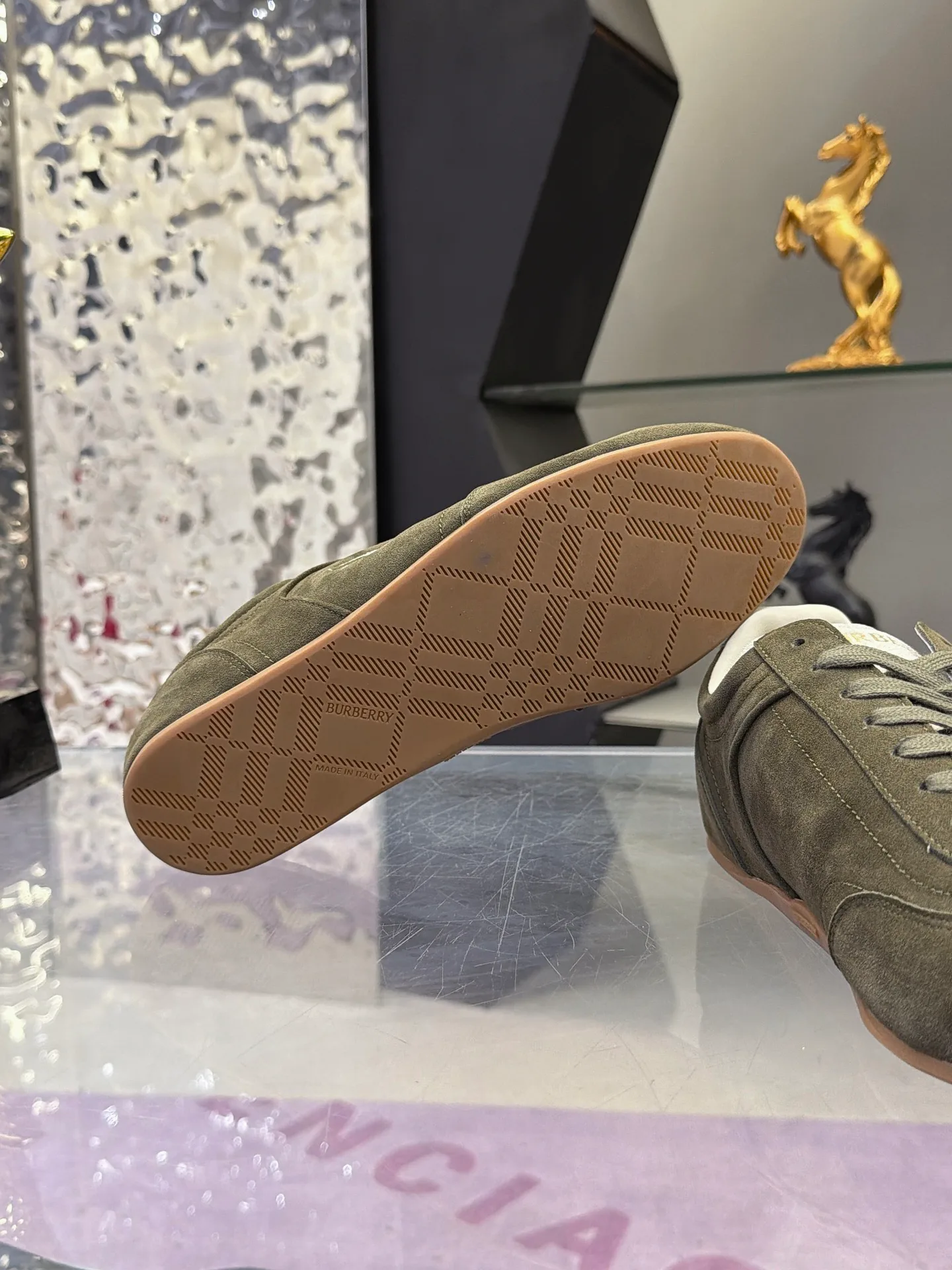 Кроссовки Женские Burberry 18025575