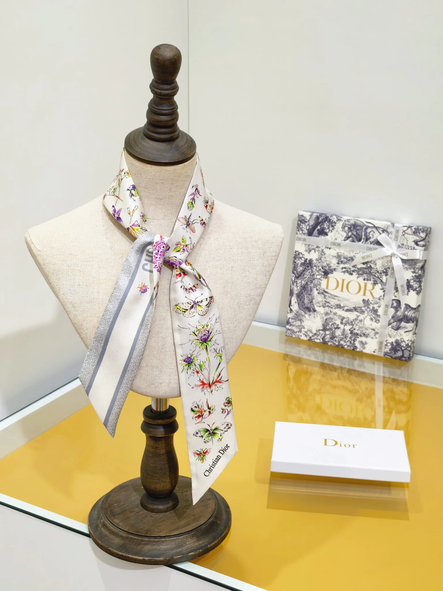 Платки Christian Dior 11394402