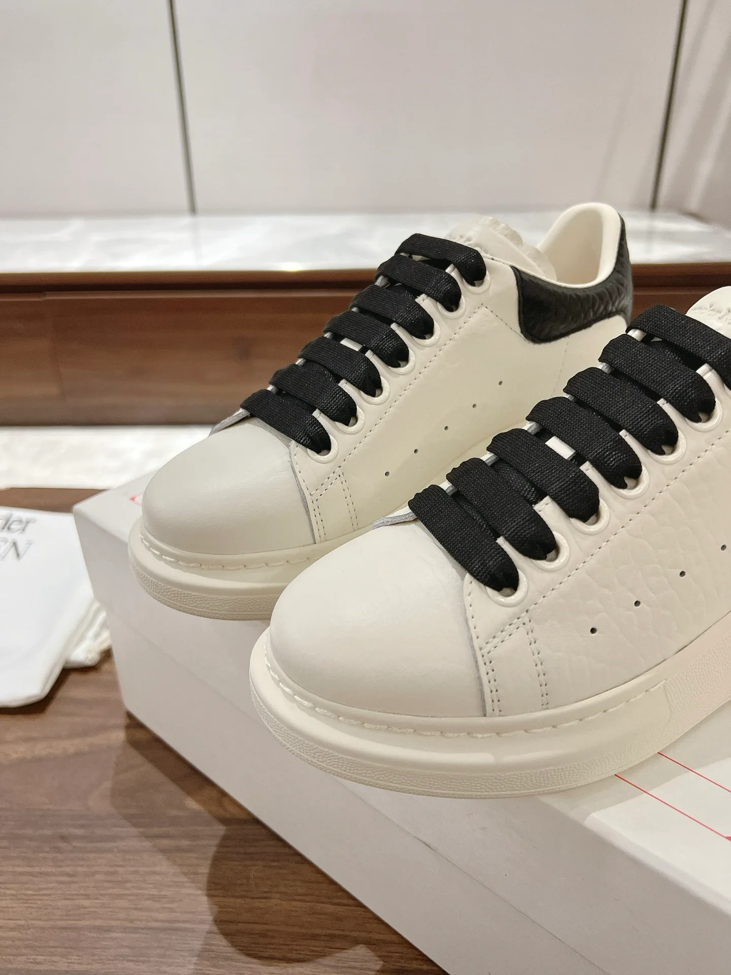 Кроссовки Женские Alexander Mcqueen 3500465