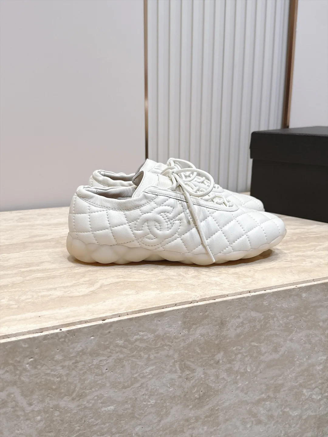 Кроссовки Женские Chanel 17947041