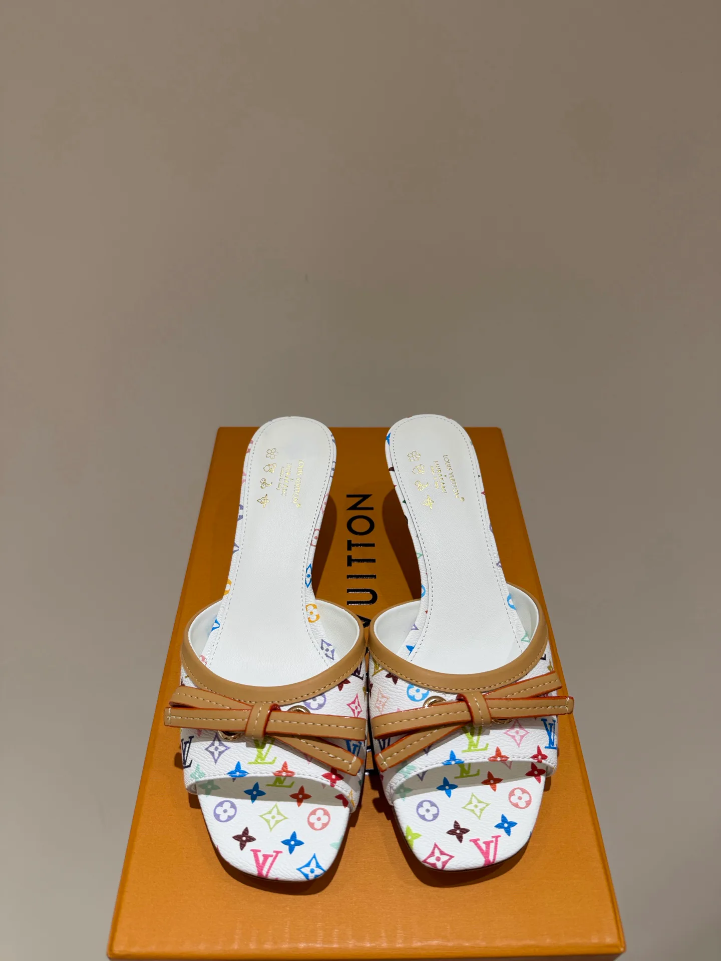 Сандалии Женские Louis Vuitton 11764088