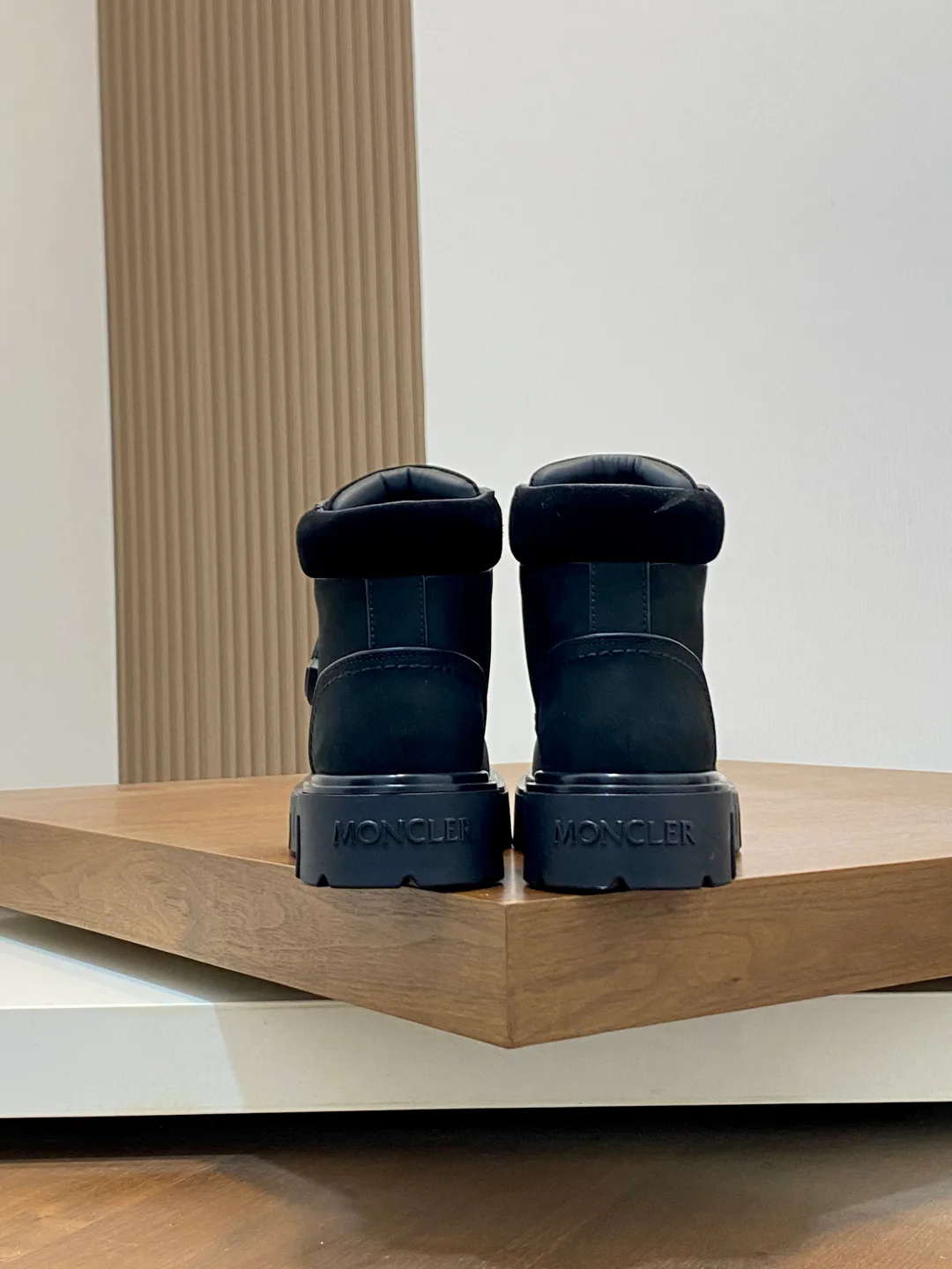 Ботинки Мужские Moncler 19710896
