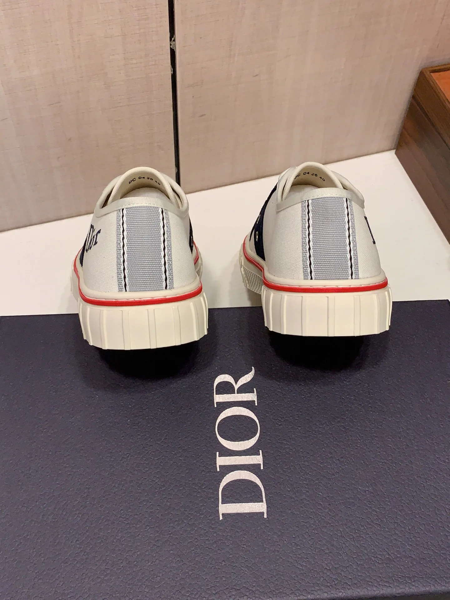 Кроссовки Женские Christian Dior 18247726