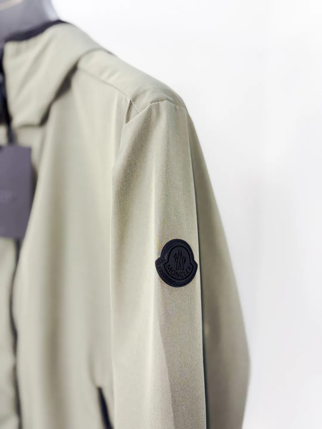 Куртки И Пуховики Мужские Moncler 11708810