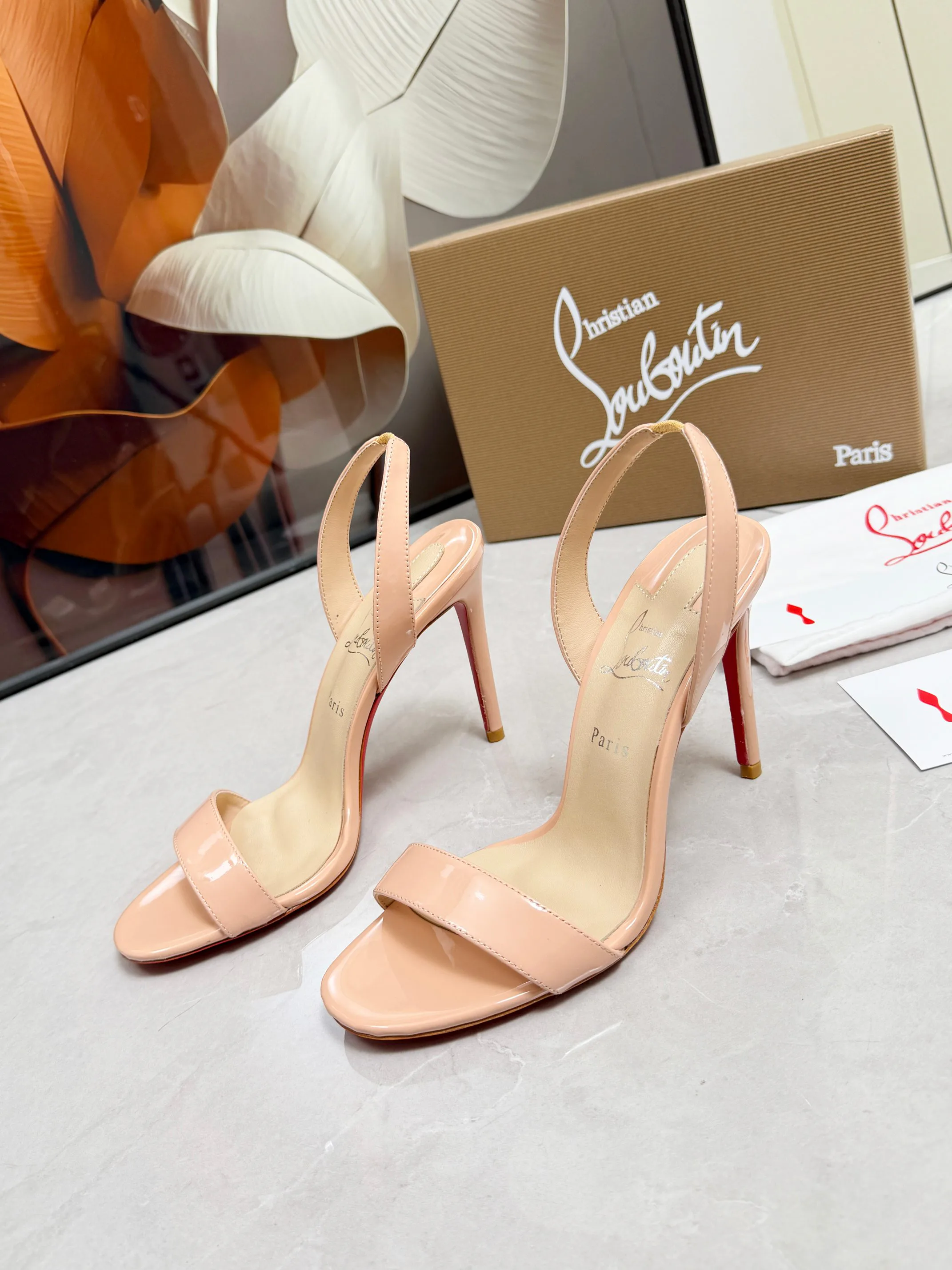 Босоножки Женские Christian Louboutin 18739792