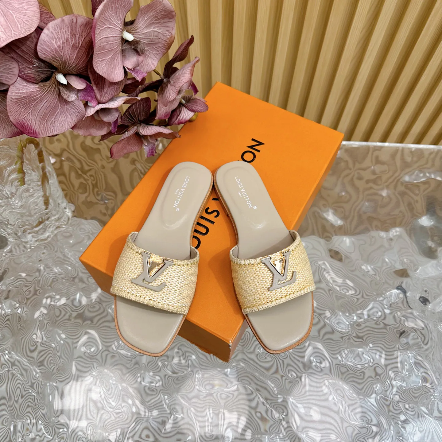 Шлепанцы Женские Louis Vuitton 629243