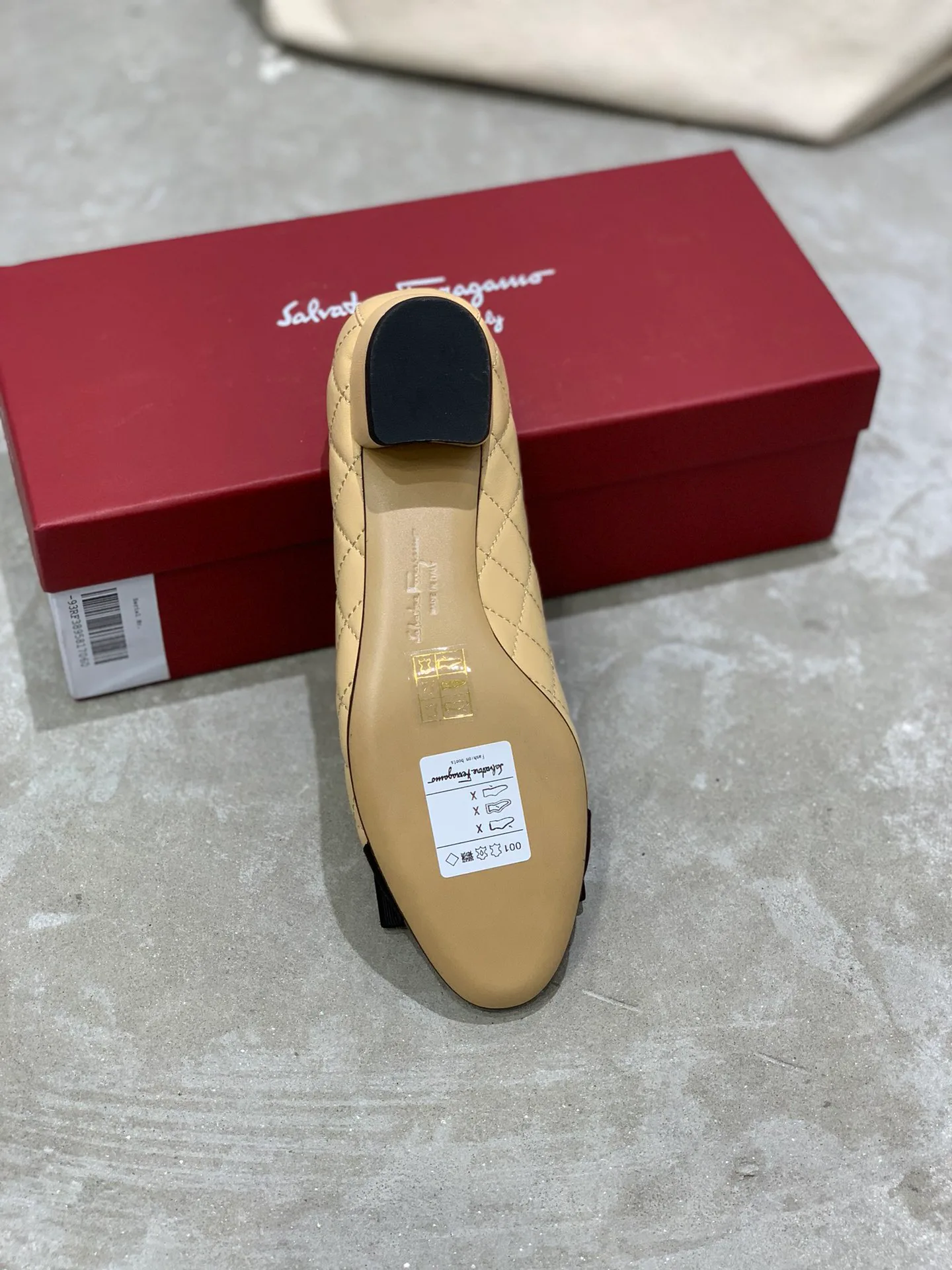 Балетки Женские Salvatore Ferragamo 17642549