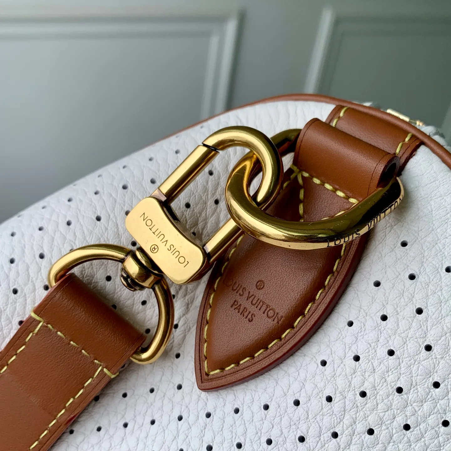 Классические Сумки Женские Louis Vuitton 18147438
