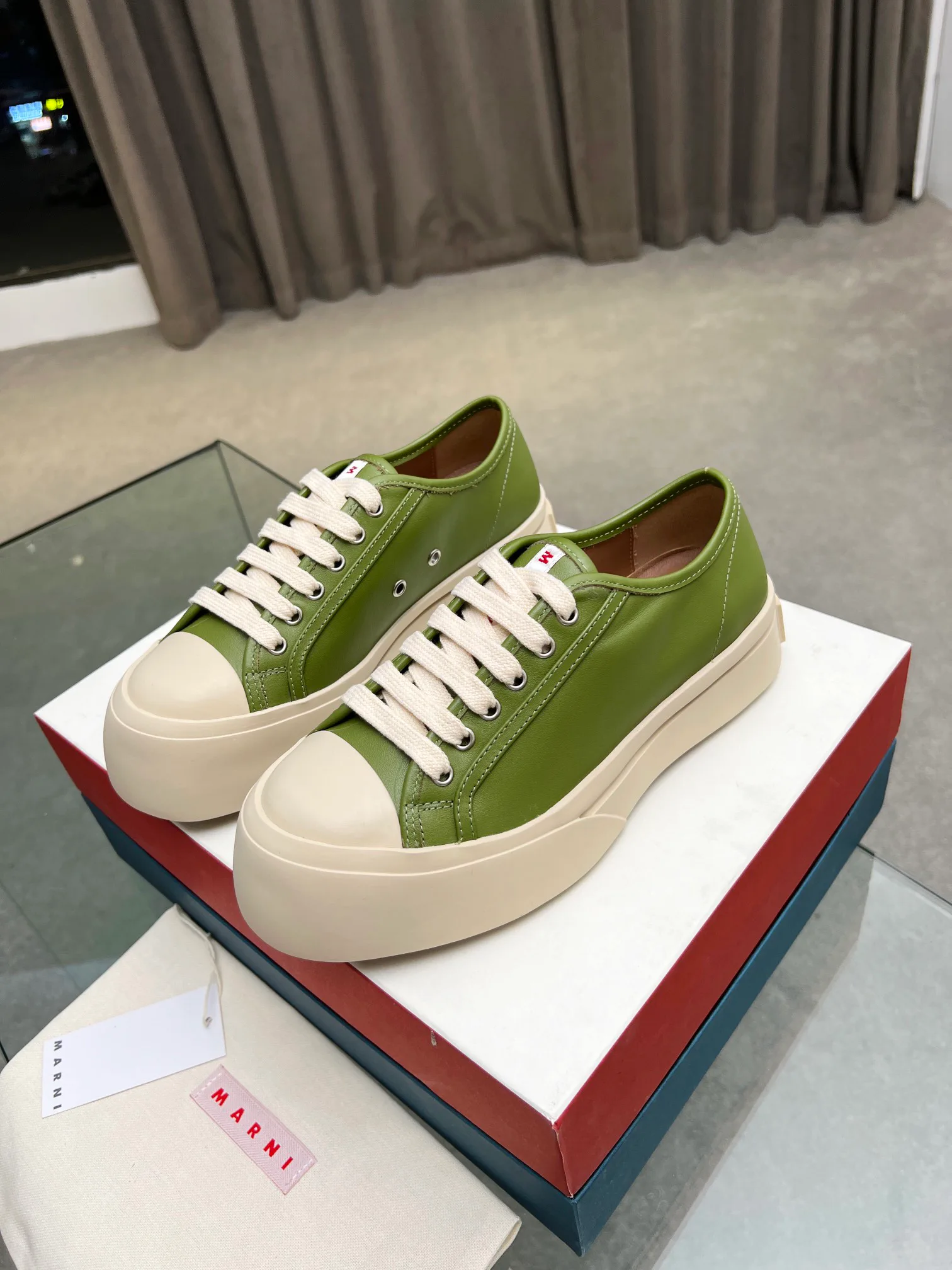 Кроссовки Женские Marni 18039751