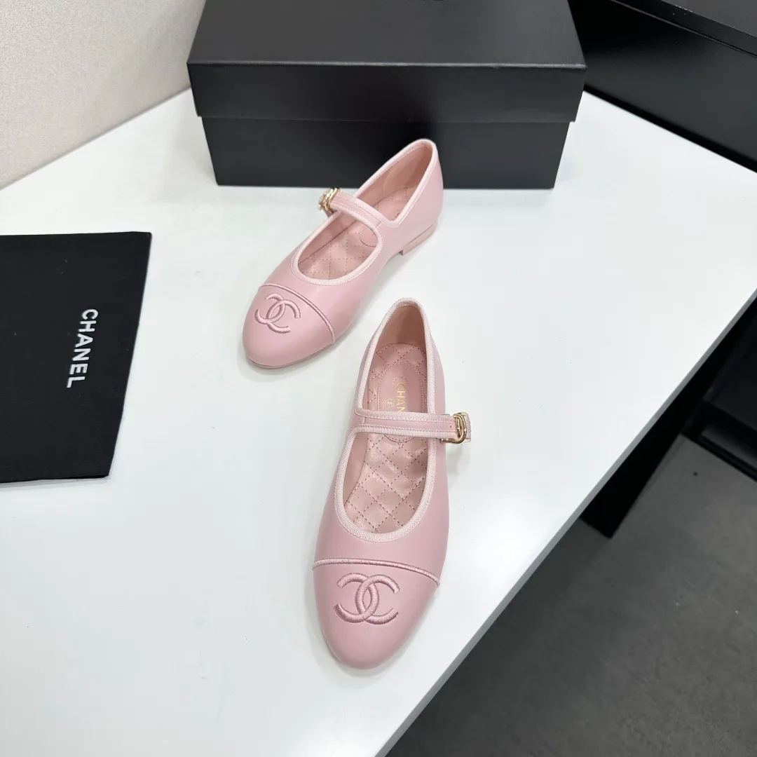 Туфли Женские Chanel 18083716