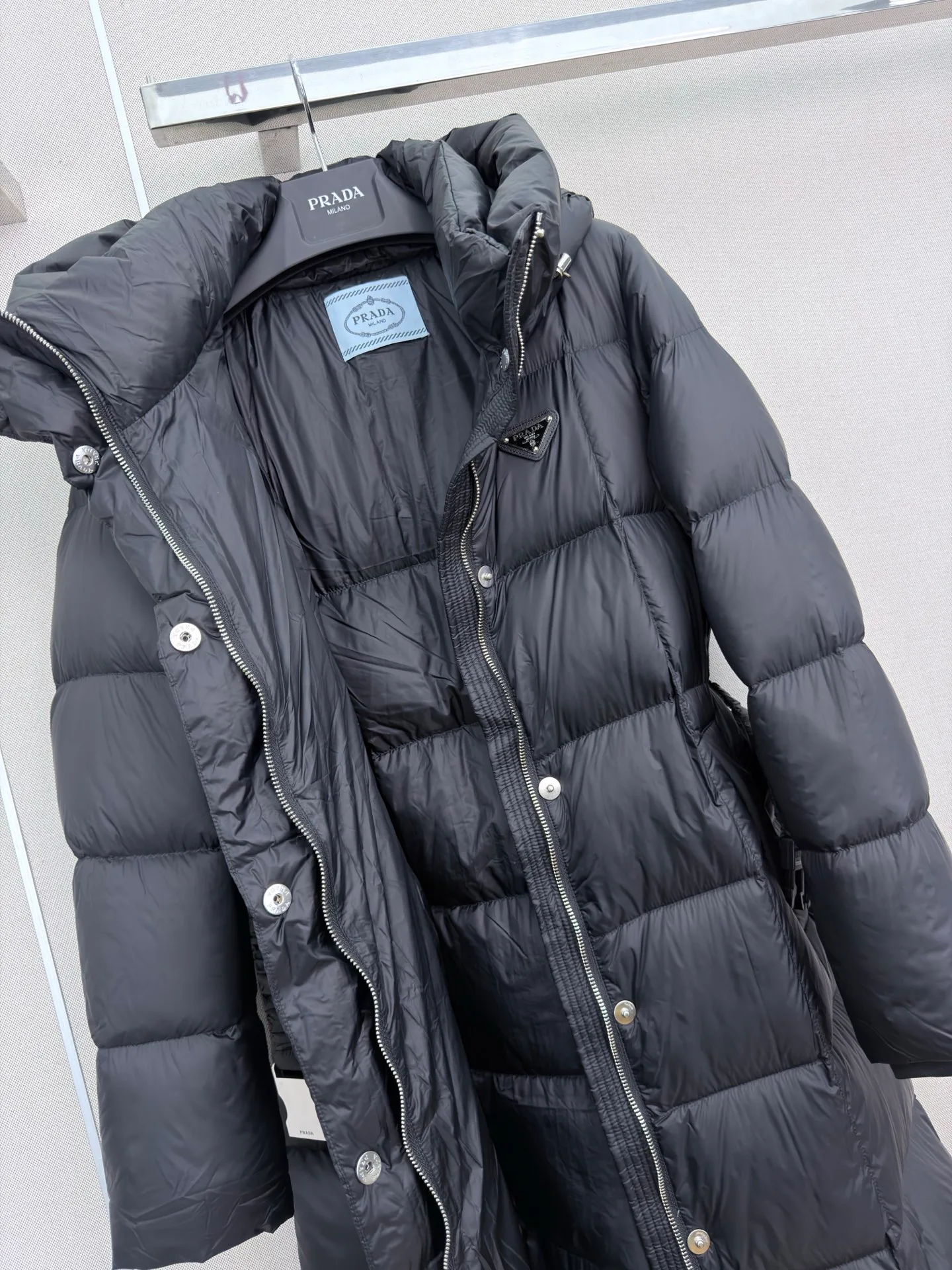 Куртки И Пуховики Женские Prada 18108885