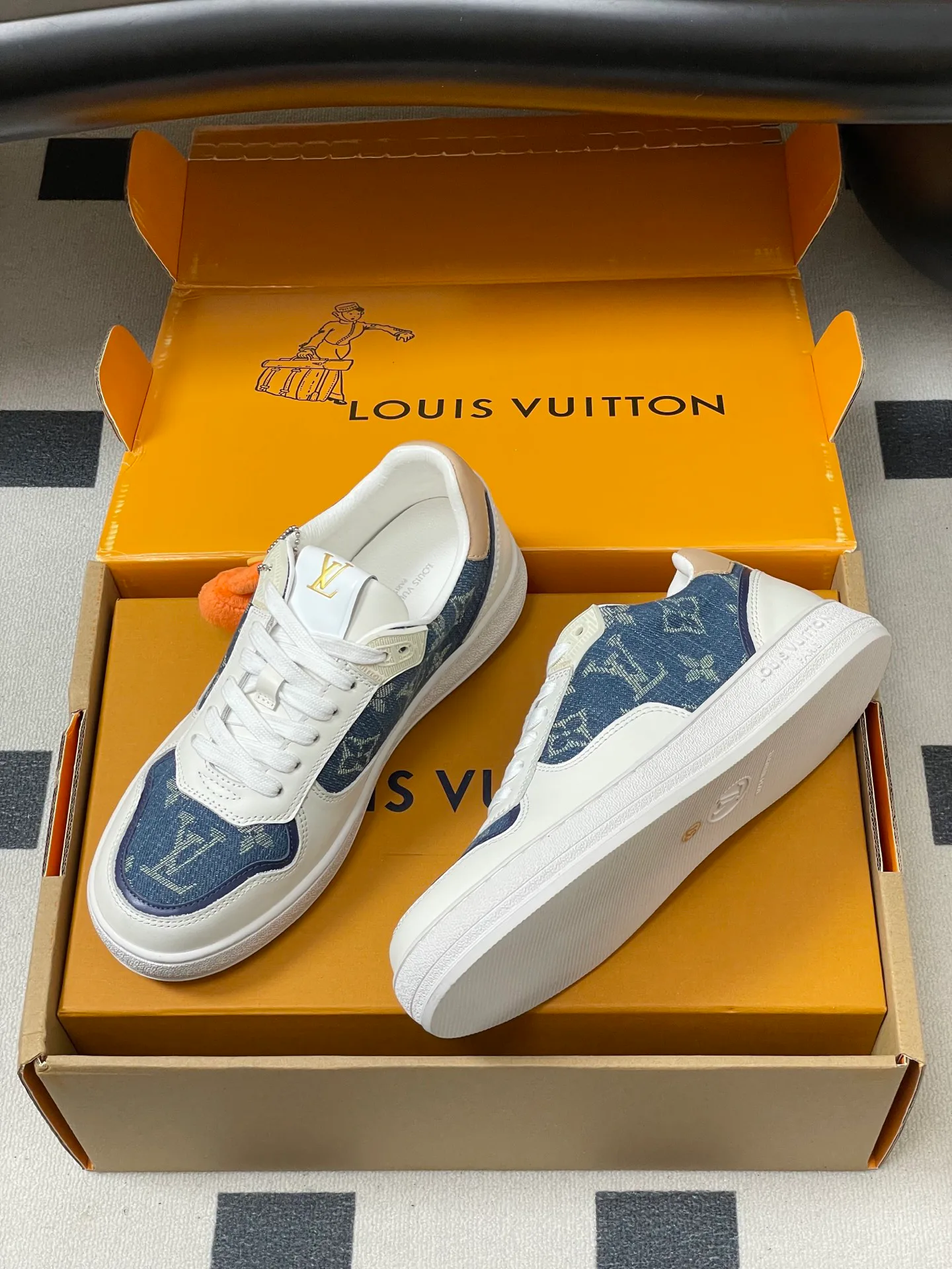 Кроссовки Женские Louis Vuitton 1706460