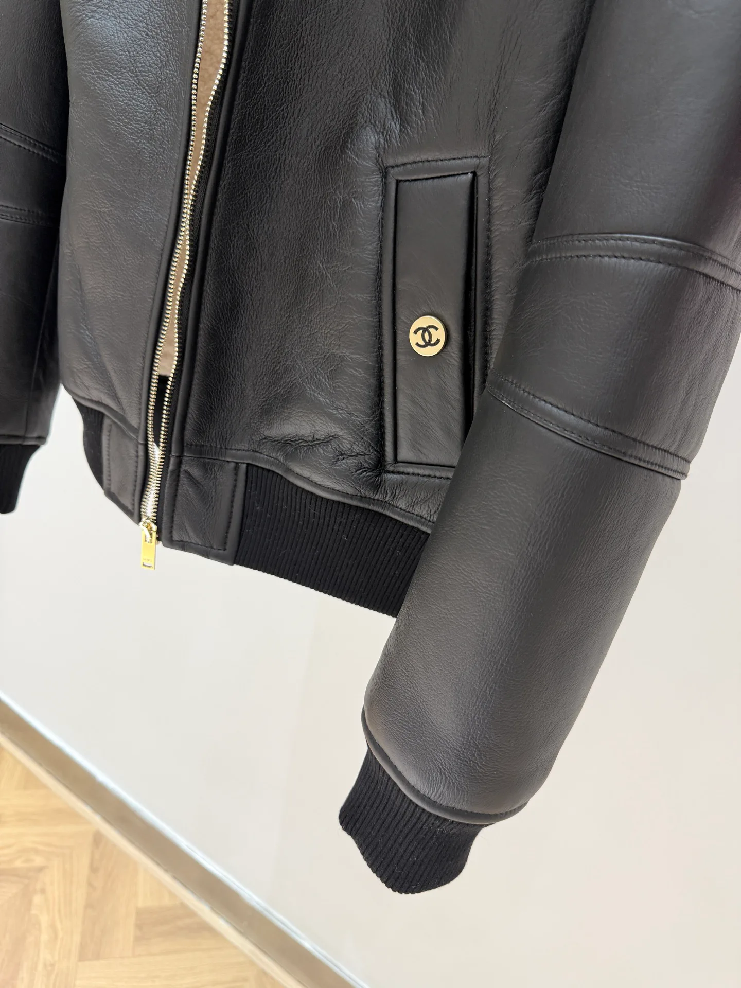 Кожаные Куртки И Дублёнки Женские Chanel 17943292