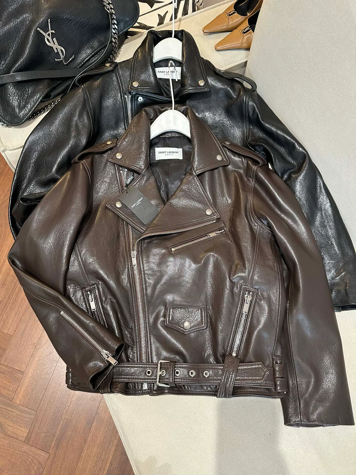 Кожаные Куртки И Дублёнки Женские Saint Laurent 11679688