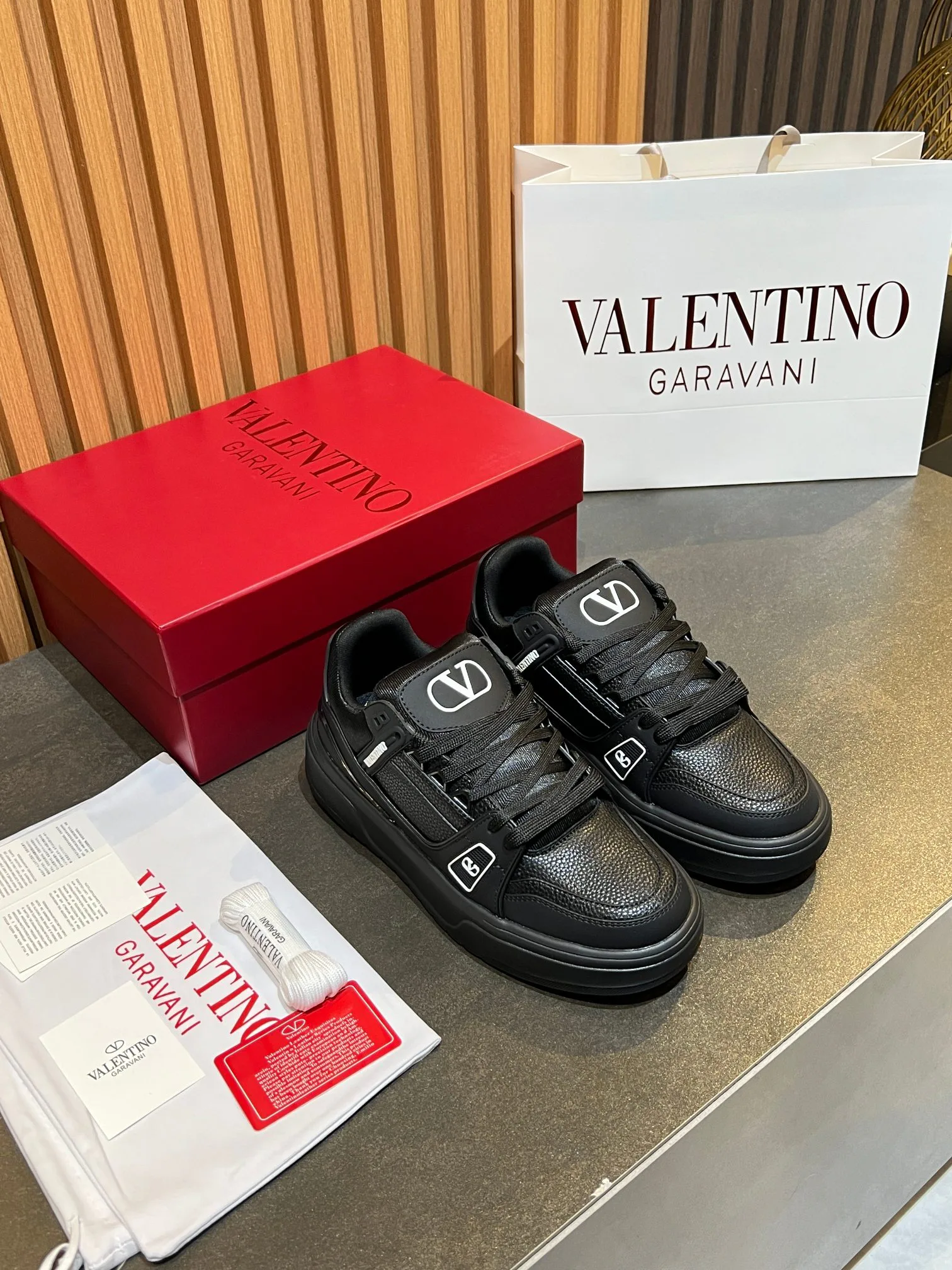 Кроссовки Женские Valentino 11575954