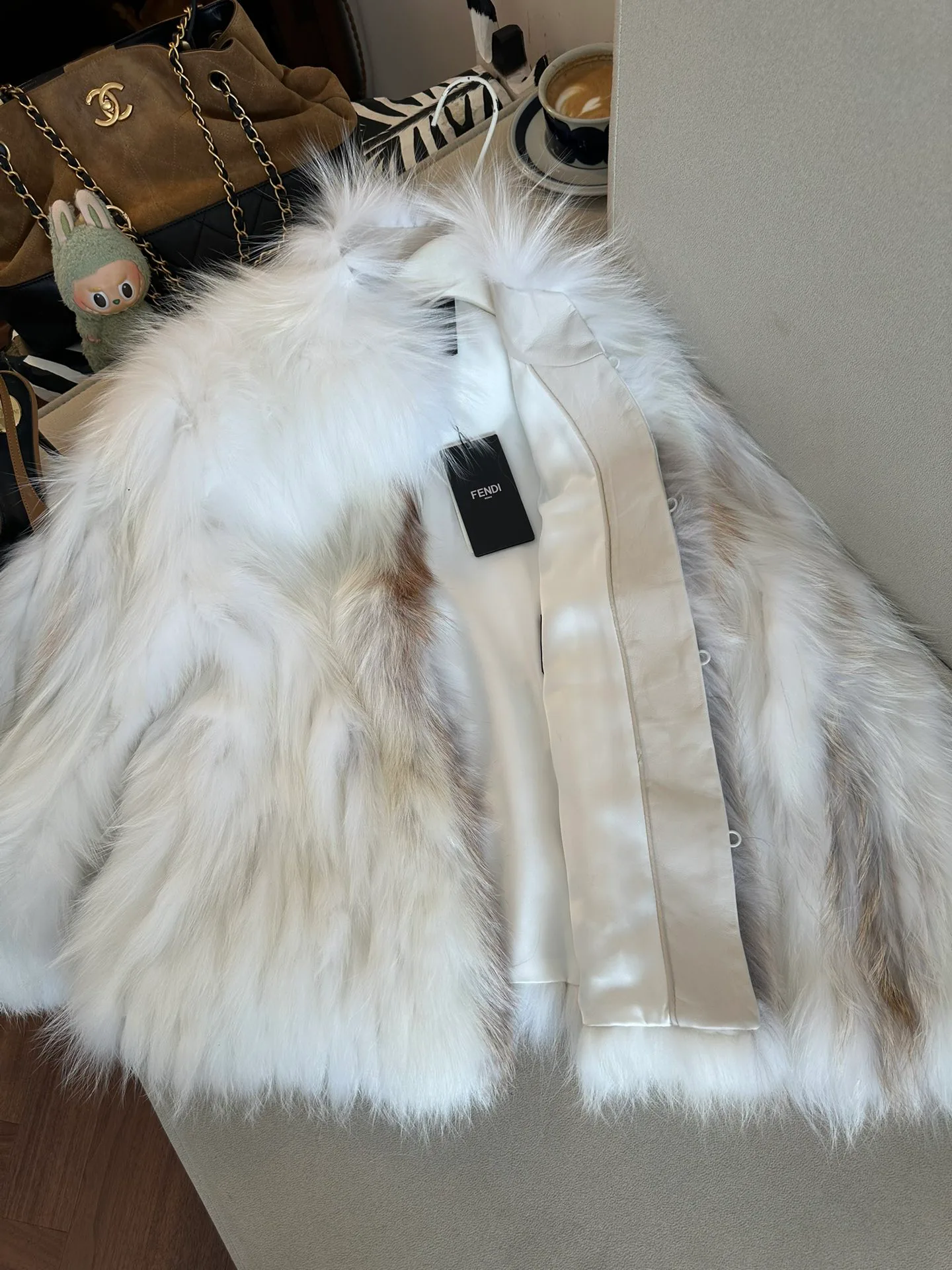 Шубы Женские Fendi 18437634