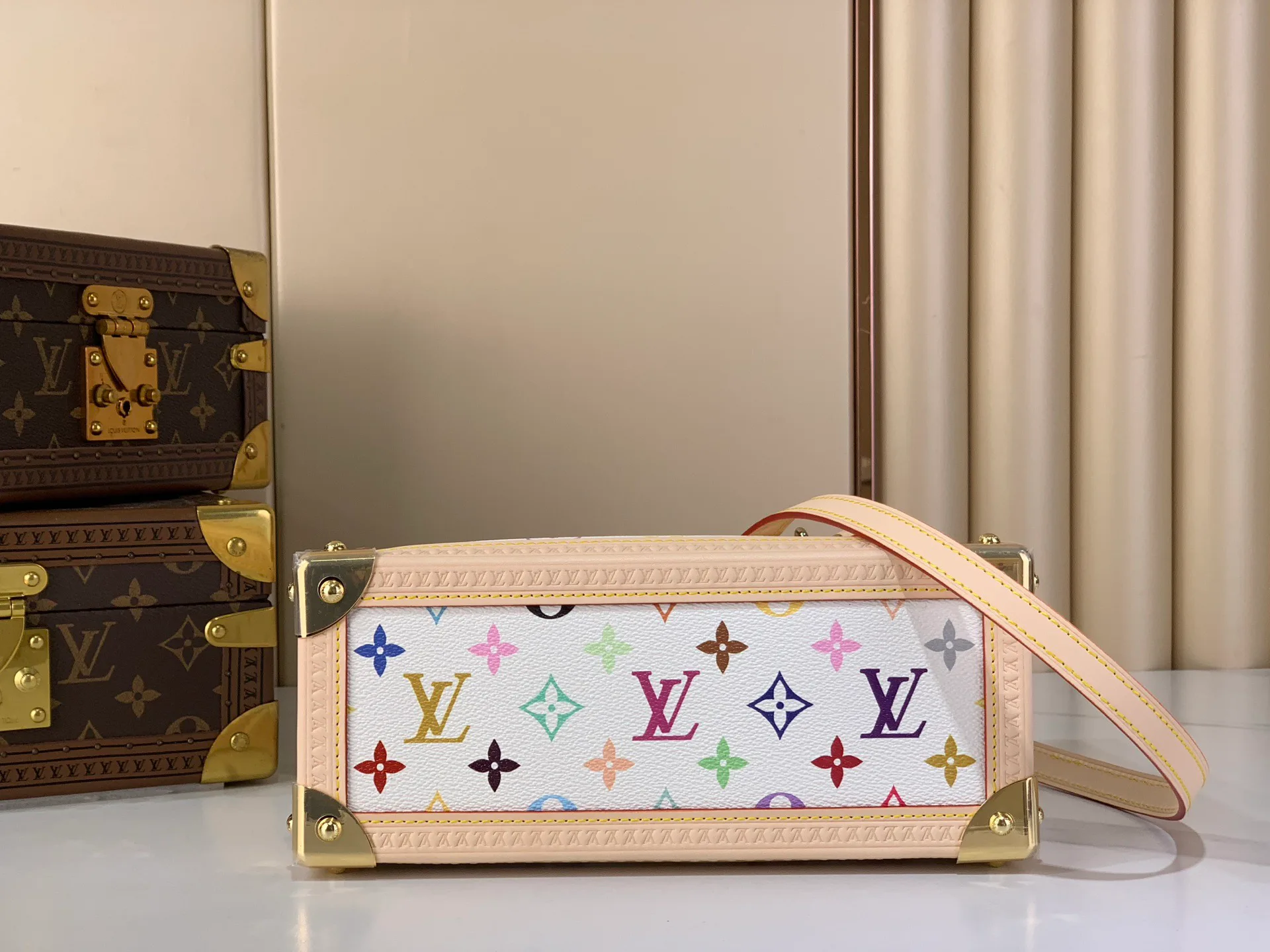 Классические Сумки Женские Louis Vuitton 1327775