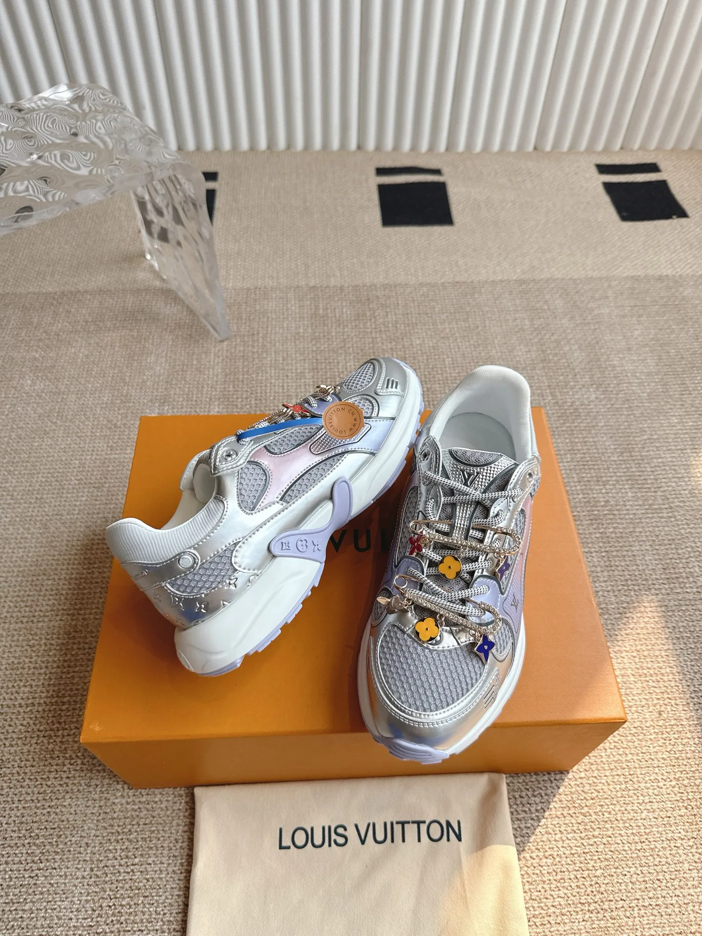 Кроссовки Женские Louis Vuitton 13351297