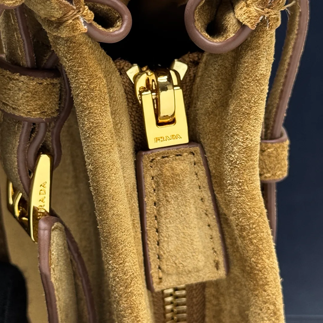 Классические Сумки Женские Prada 10446810