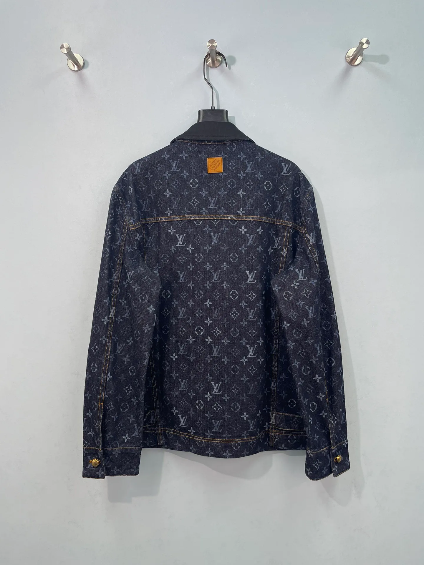 Куртки И Пуховики Женские Louis Vuitton 18151417