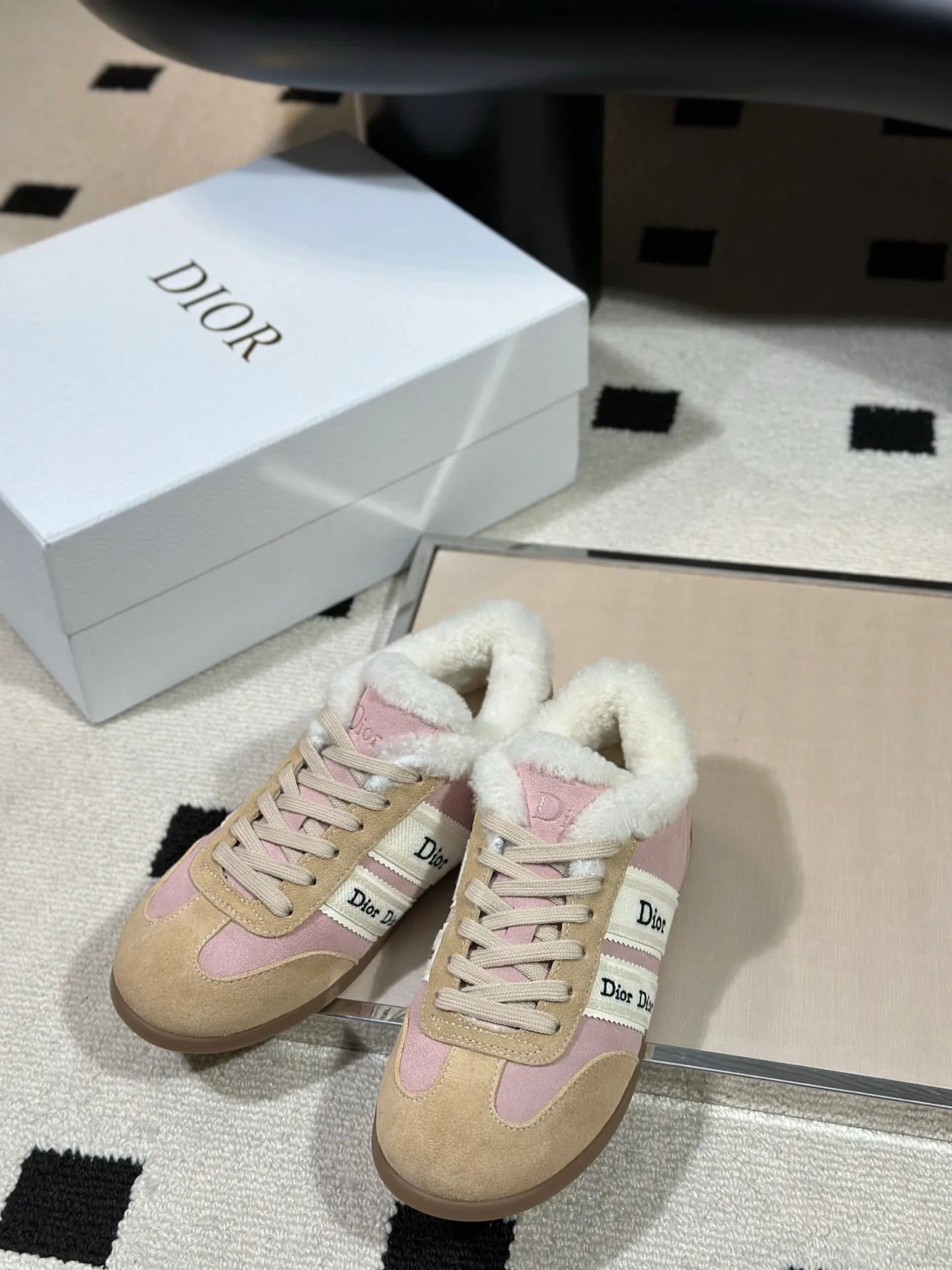 Кроссовки Женские Christian Dior 18366774