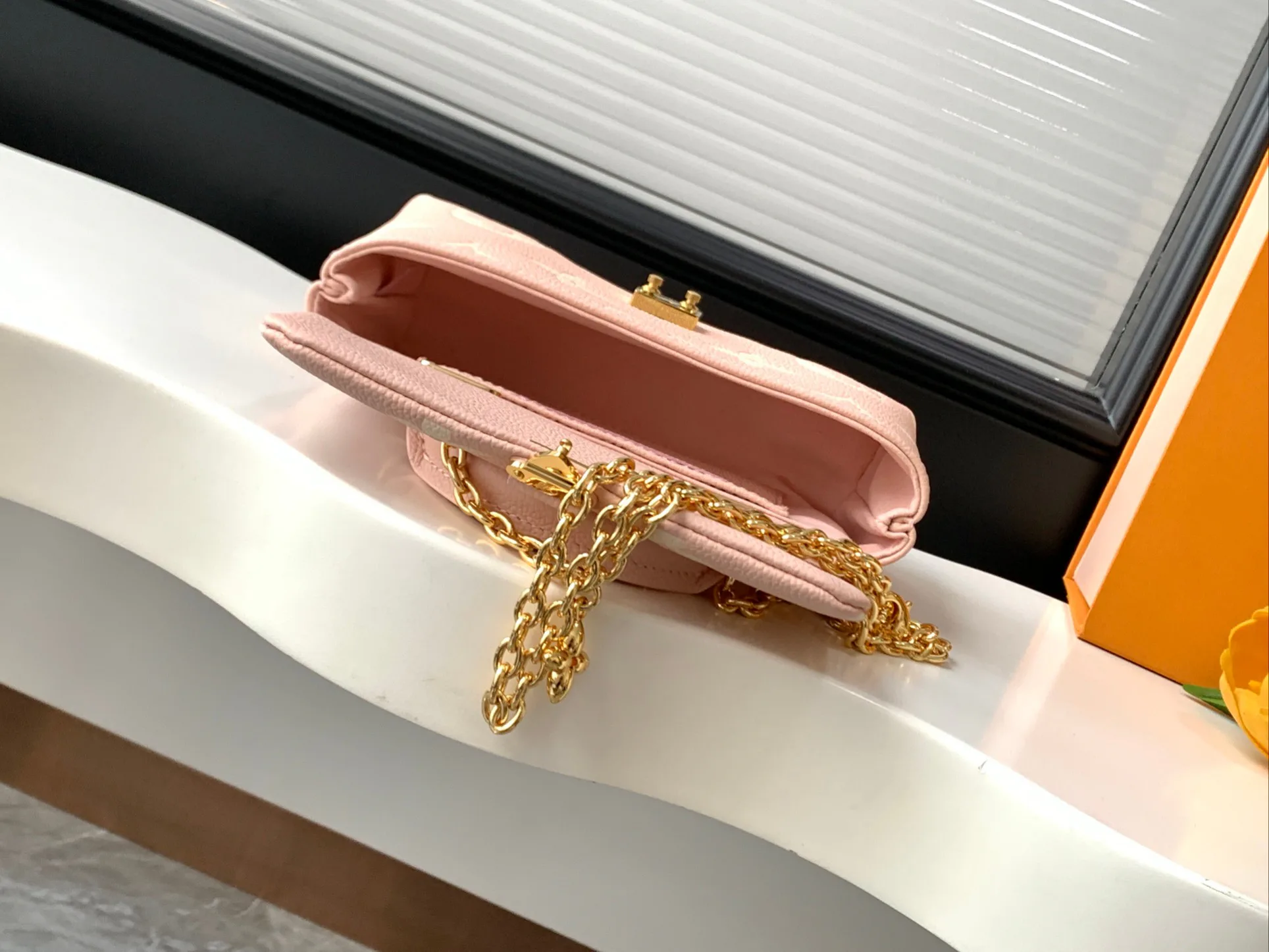 Сумки На Ремне Женские Louis Vuitton 87155