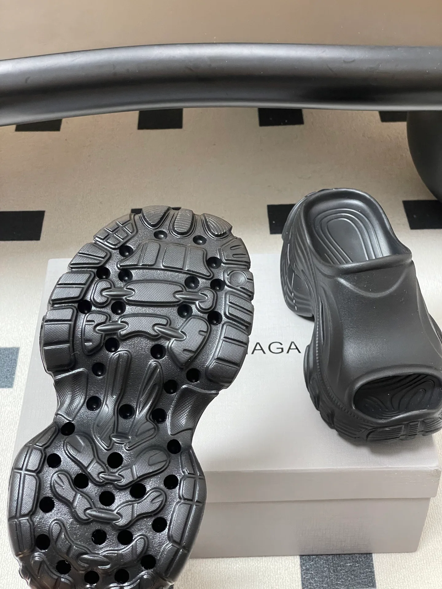Шлепанцы Женские Balenciaga 12958228