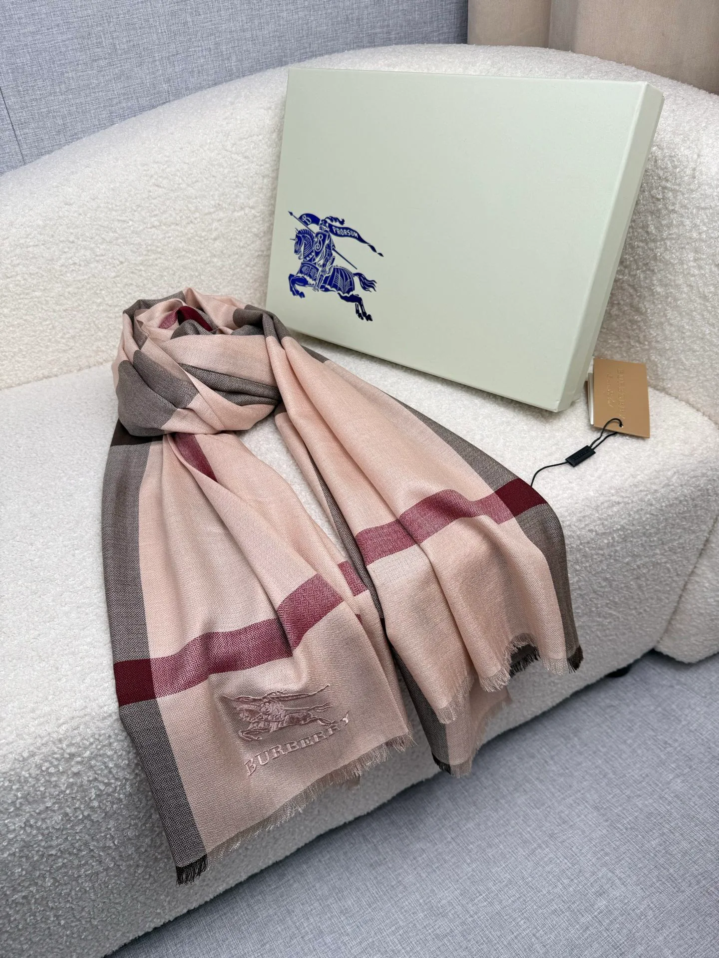 Шарфы Burberry 1420246