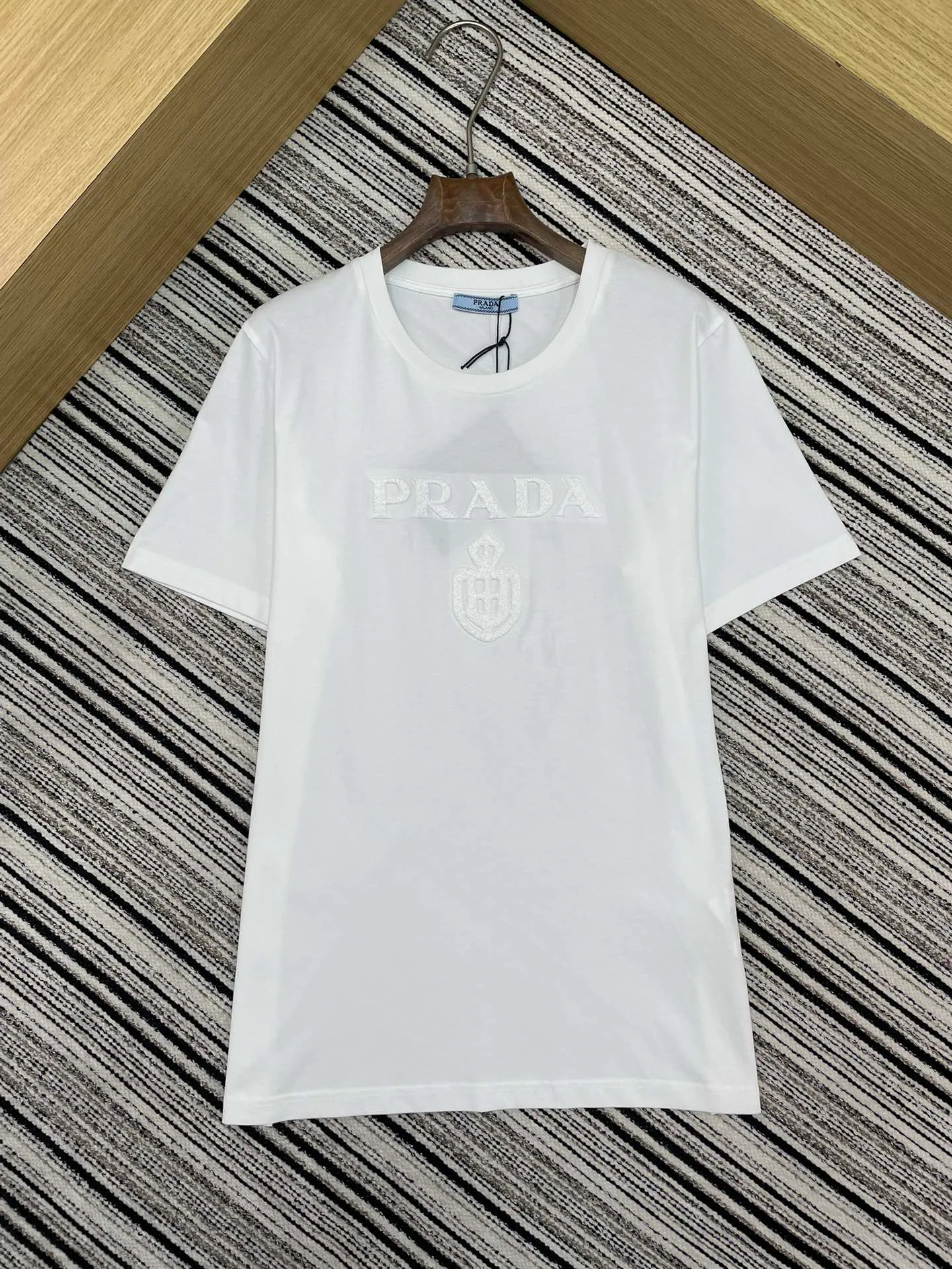 Футболки Женские Prada 7042112