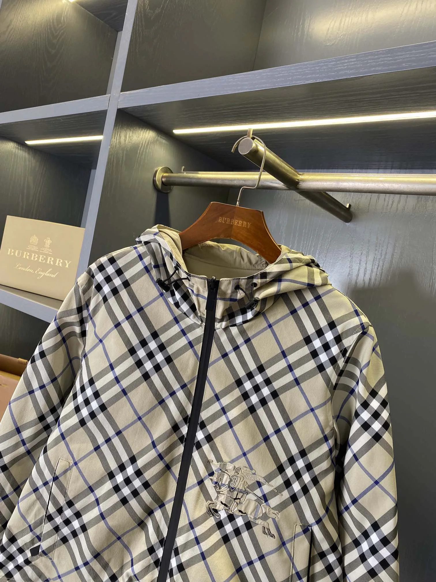 Куртки И Пуховики Женские Burberry 14221