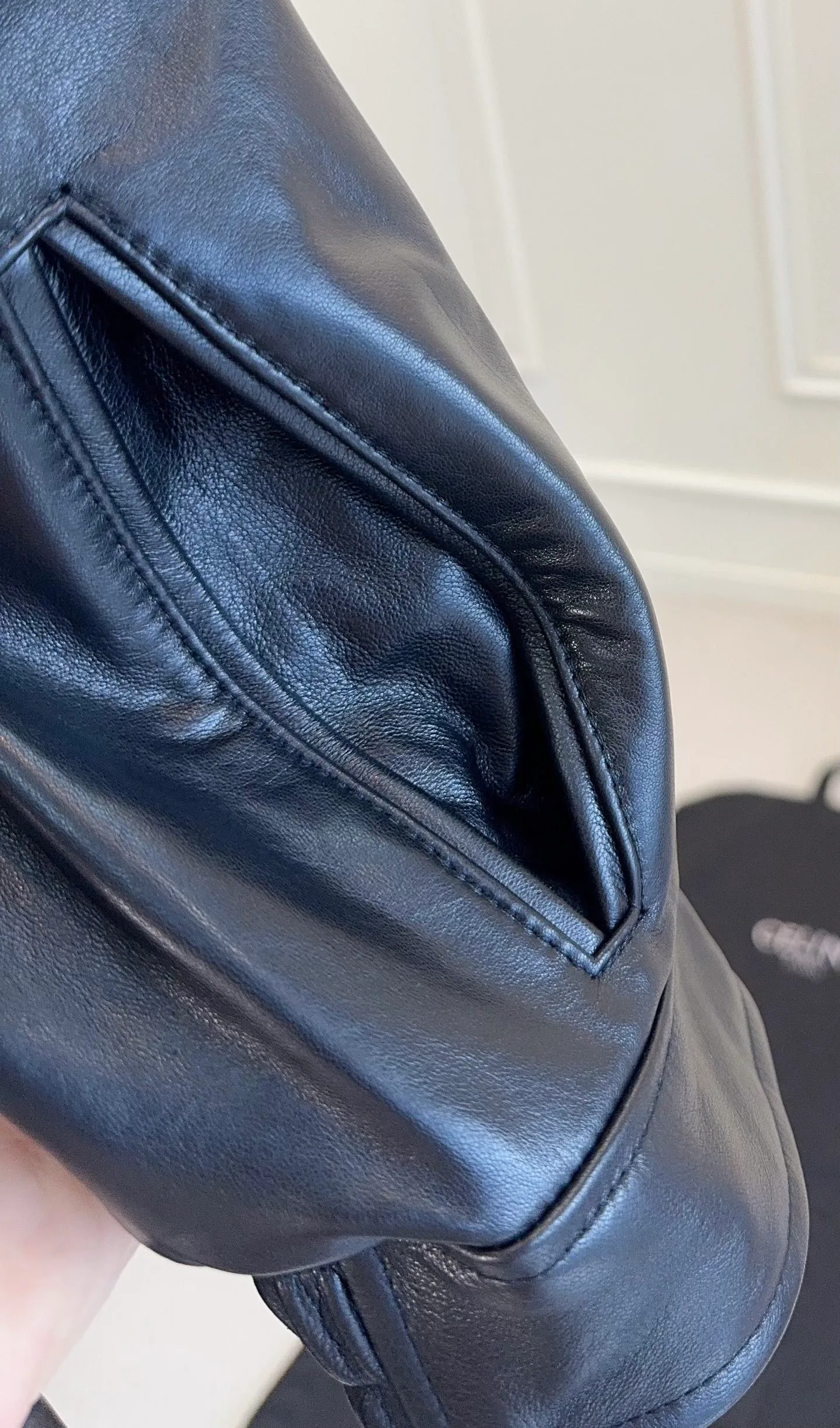 Кожаные Куртки И Дублёнки Женские Celine 18603307