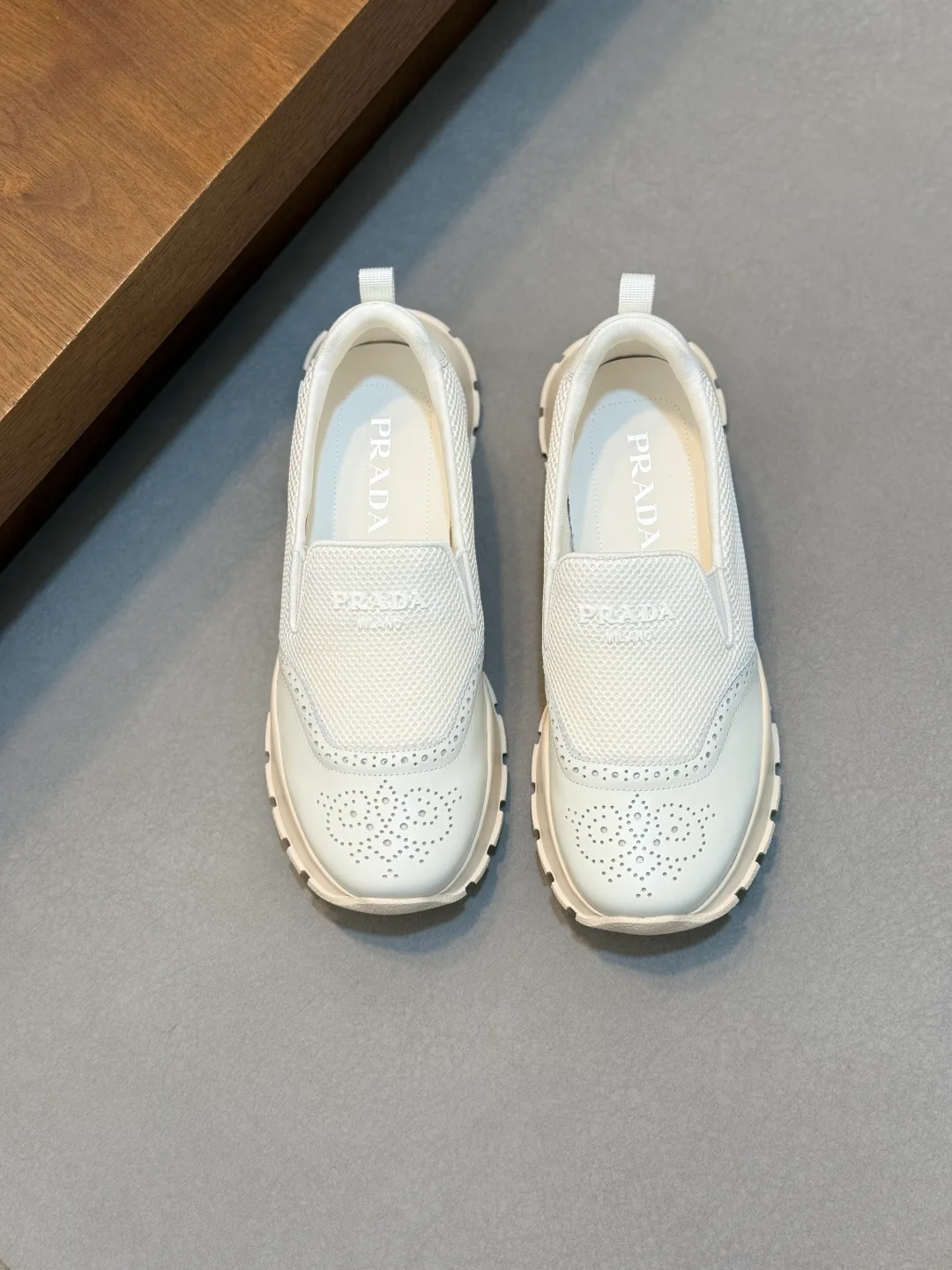 Кроссовки Мужские Prada 17447621