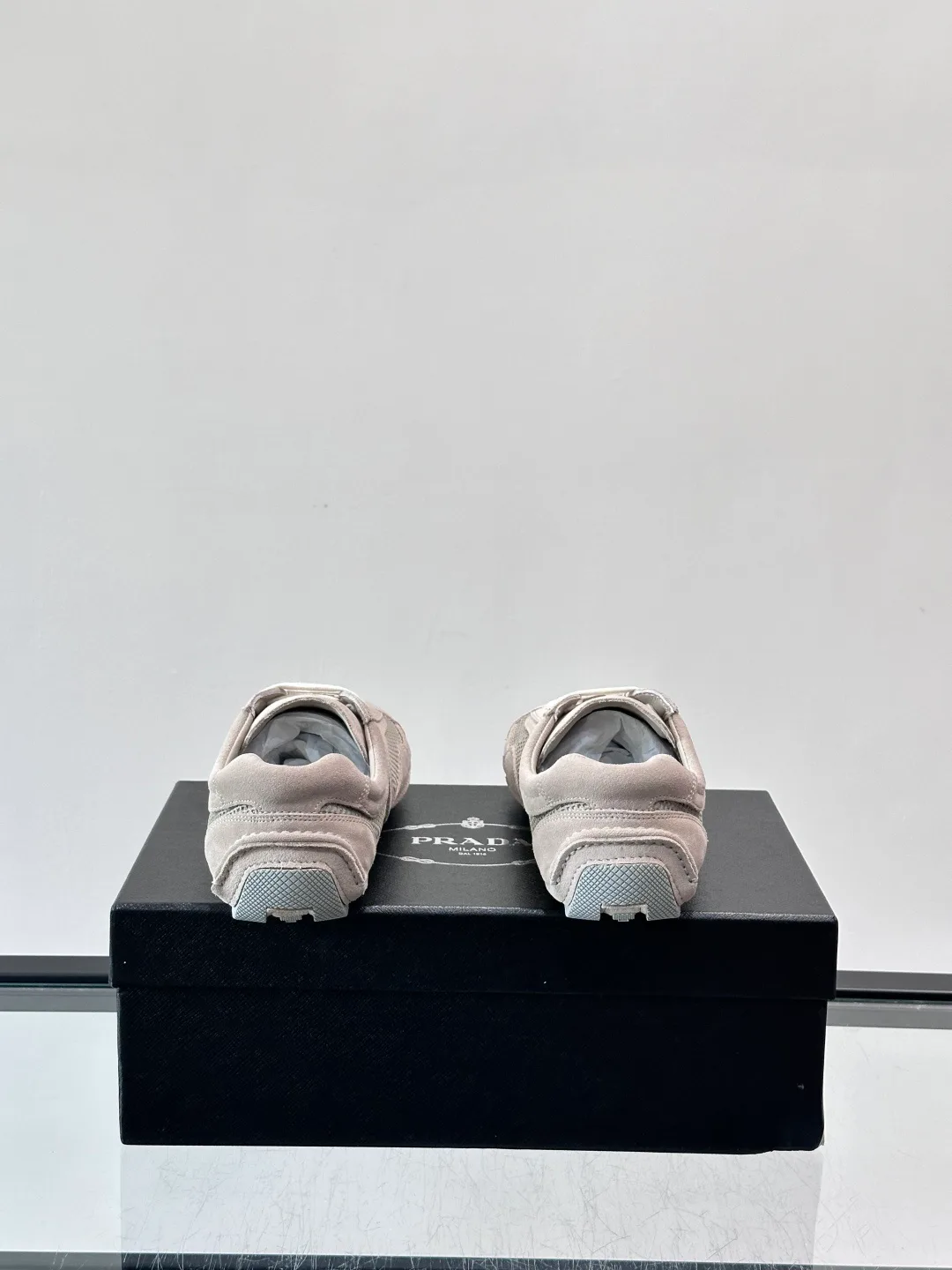 Кроссовки Мужские Prada 13445380