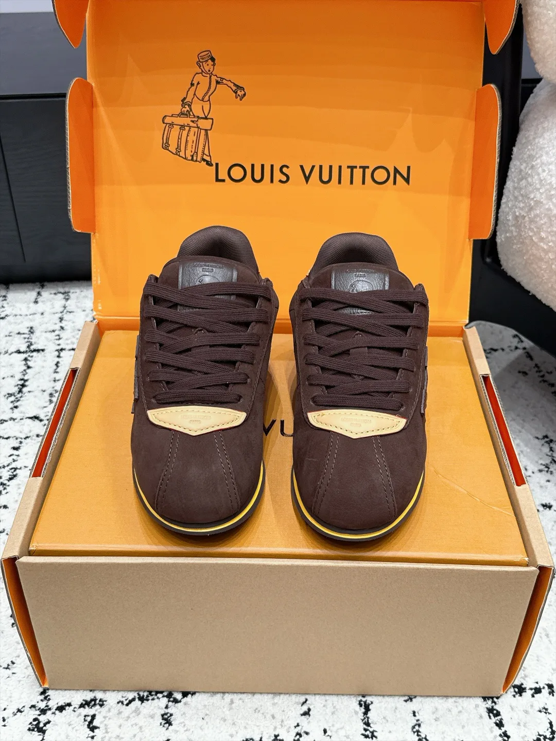 Кроссовки Женские Louis Vuitton 18406459