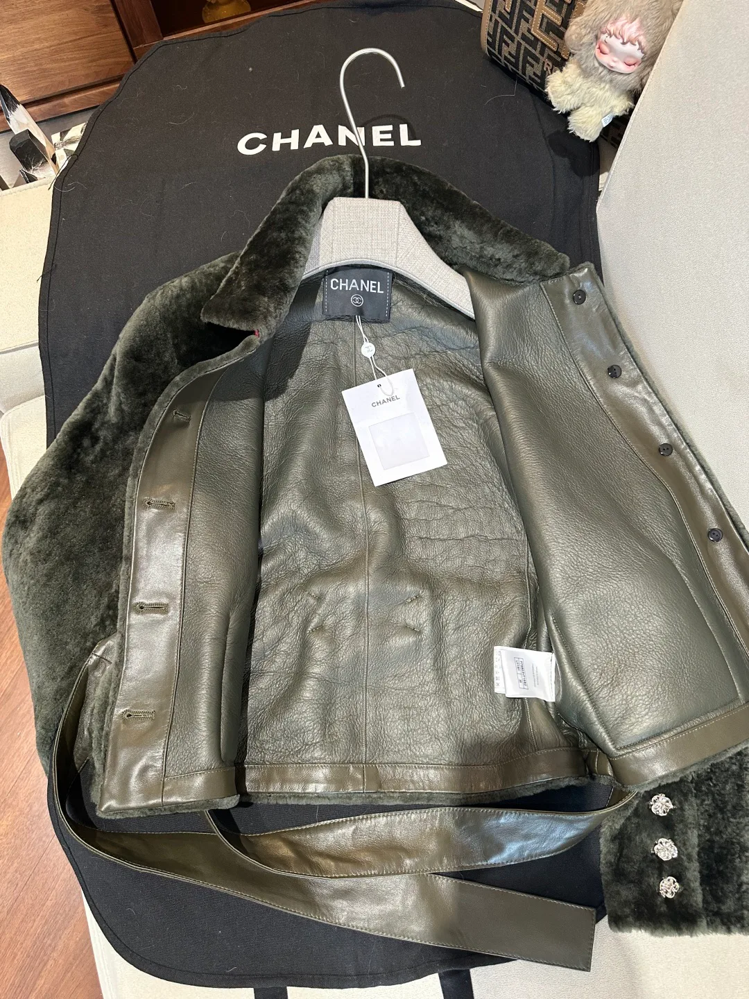 Кожаные Куртки И Дублёнки Женские Chanel 19134534
