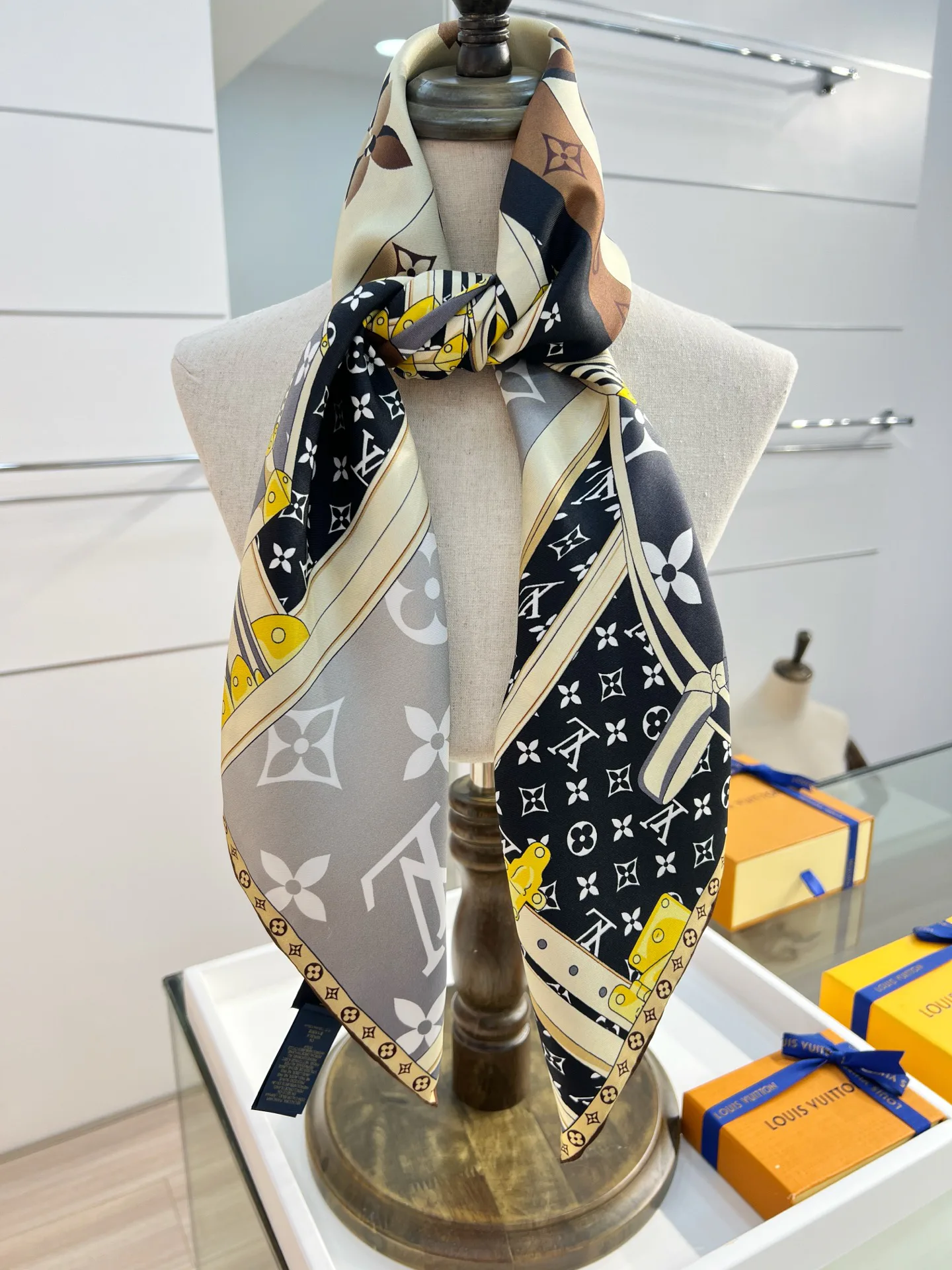 Платки Louis Vuitton 1883109