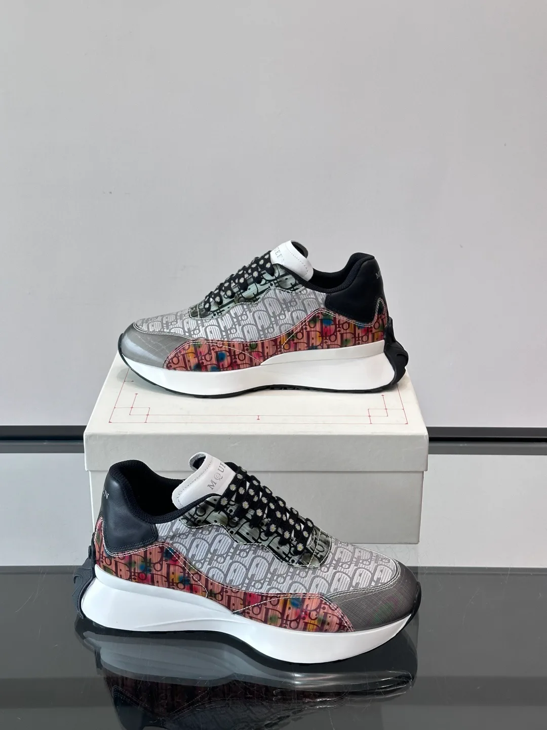 Кроссовки Женские Alexander Mcqueen 564557