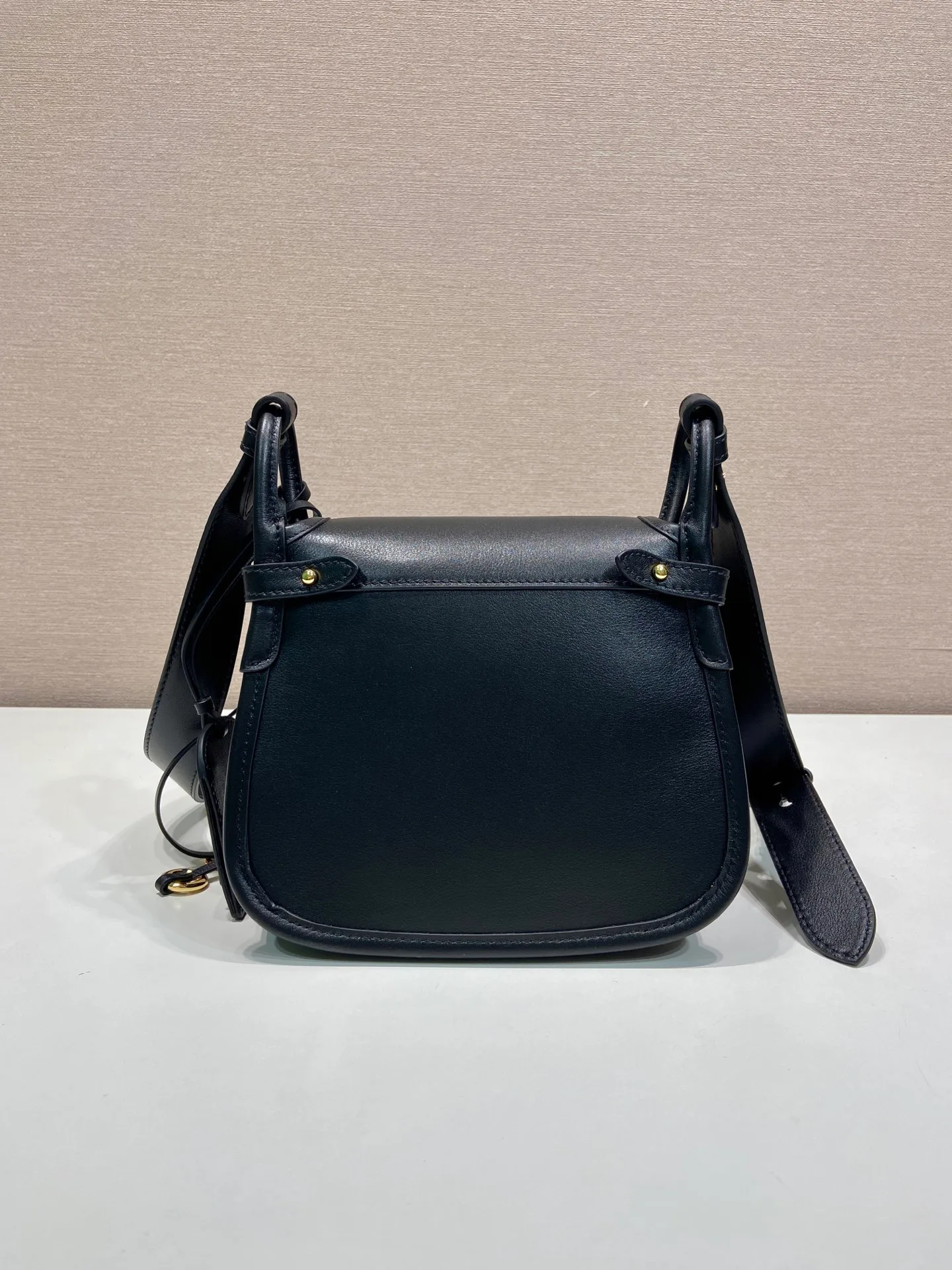Классические Сумки Женские Prada 18184692