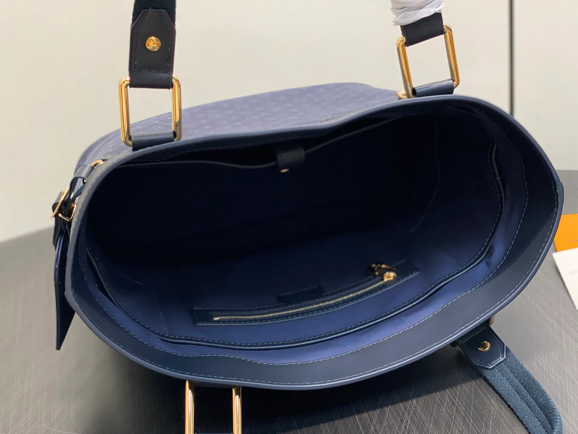 Классические Сумки Женские Louis Vuitton 17499401