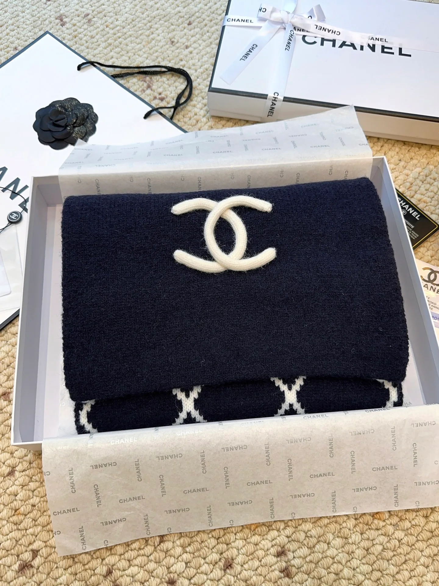 Шарфы Chanel 18105430