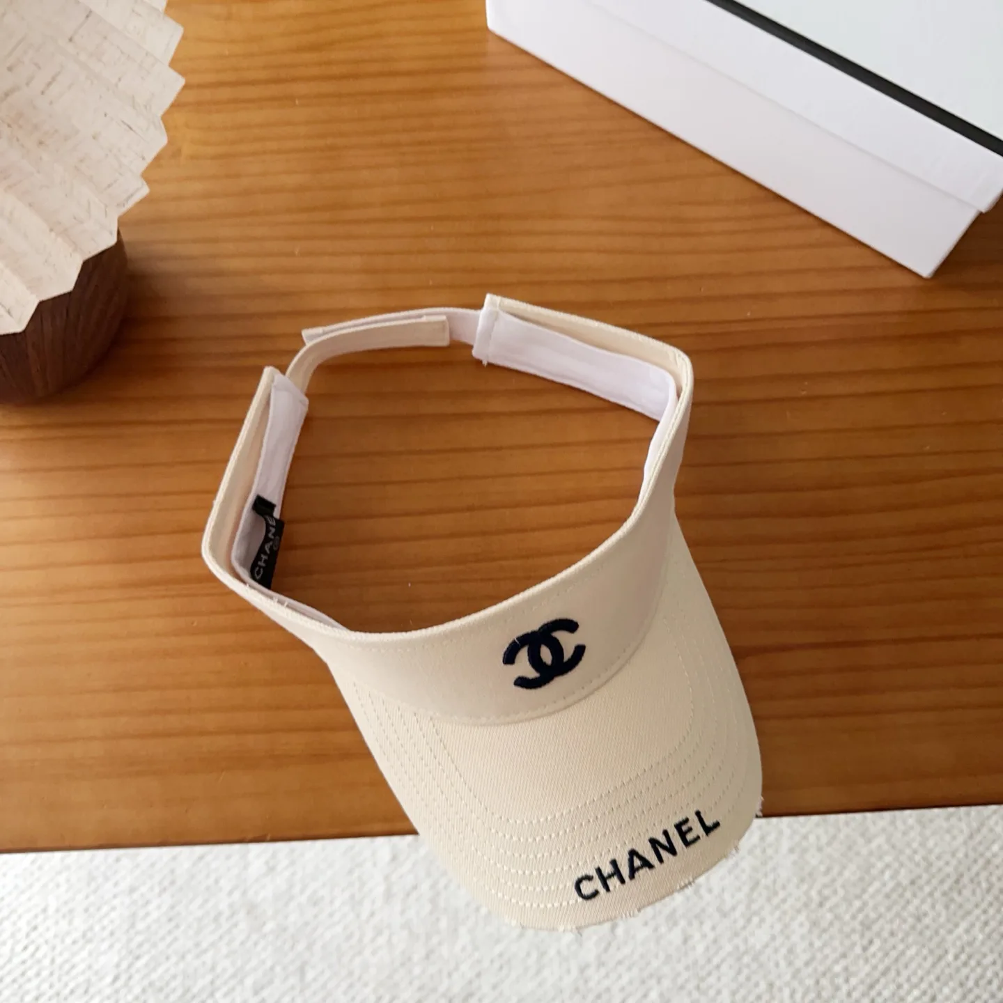 Головные Уборы Chanel 17467552