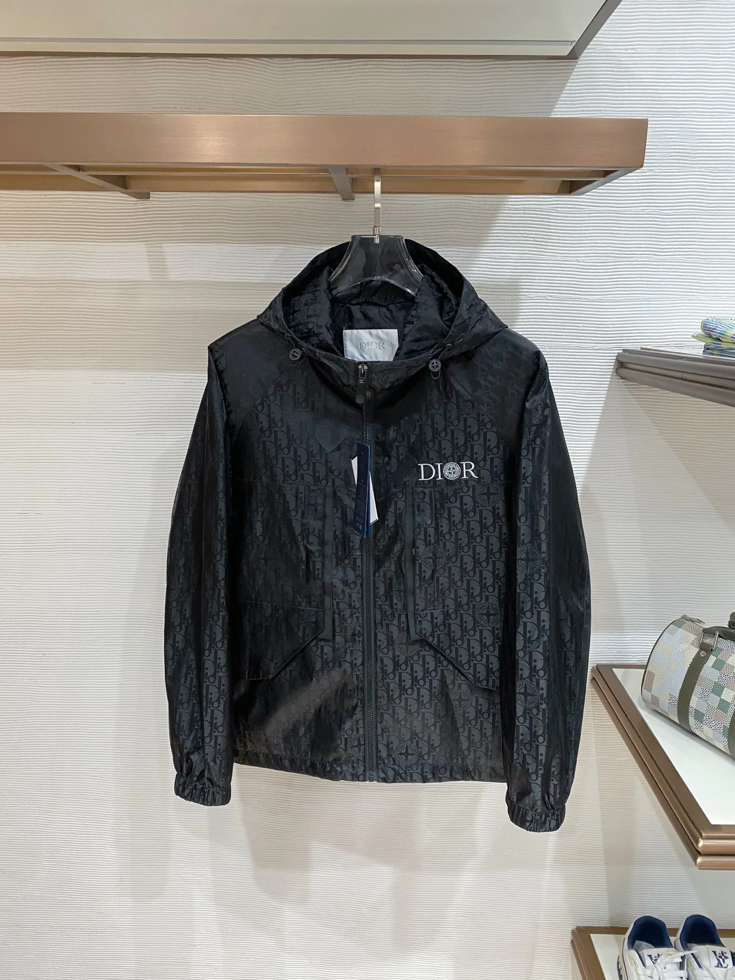 Куртки И Пуховики Мужские Christian Dior 11392189