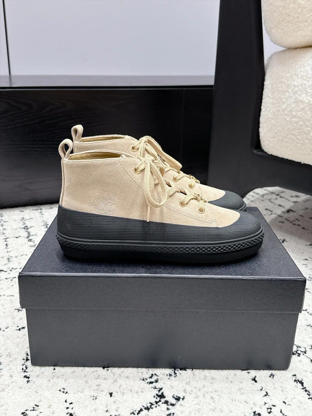 Кроссовки Женские Chanel 18505531