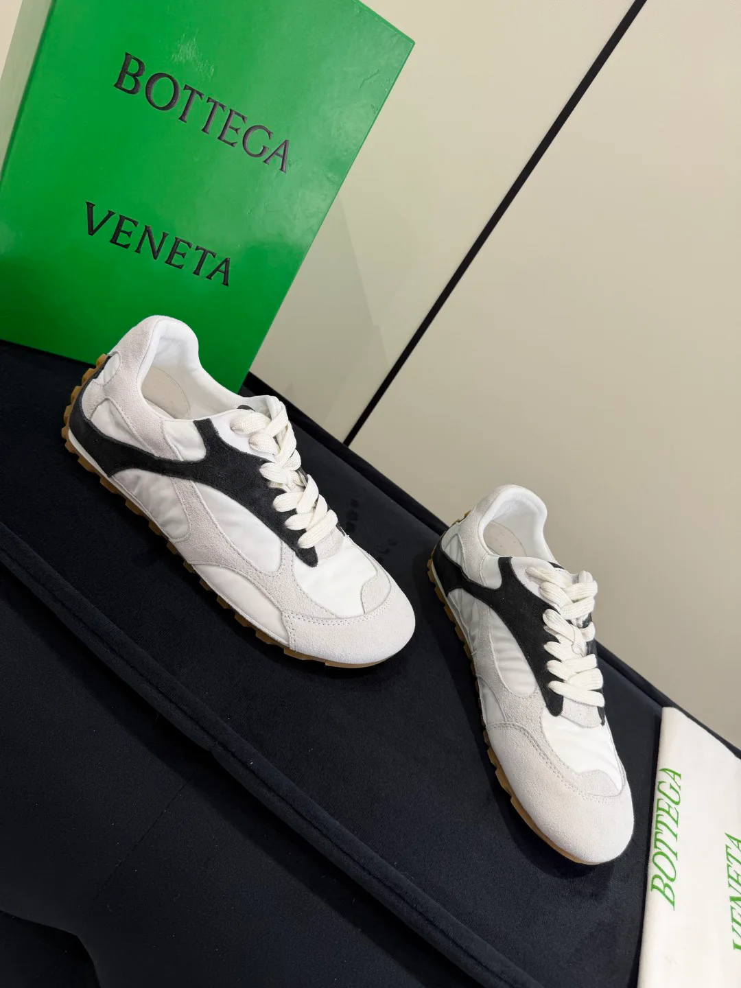 Кроссовки Женские Bottega Veneta 12731119
