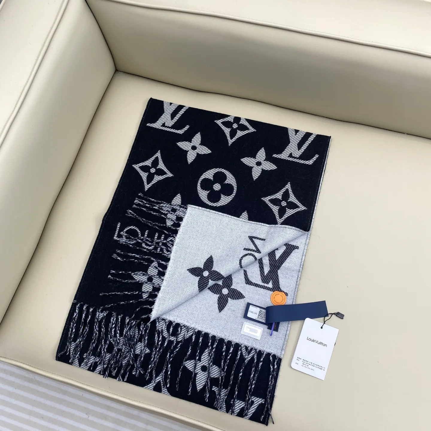 Шарфы Louis Vuitton 563342