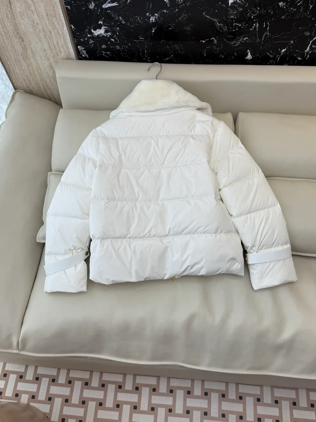 Куртки И Пуховики Женские Fendi 19572373