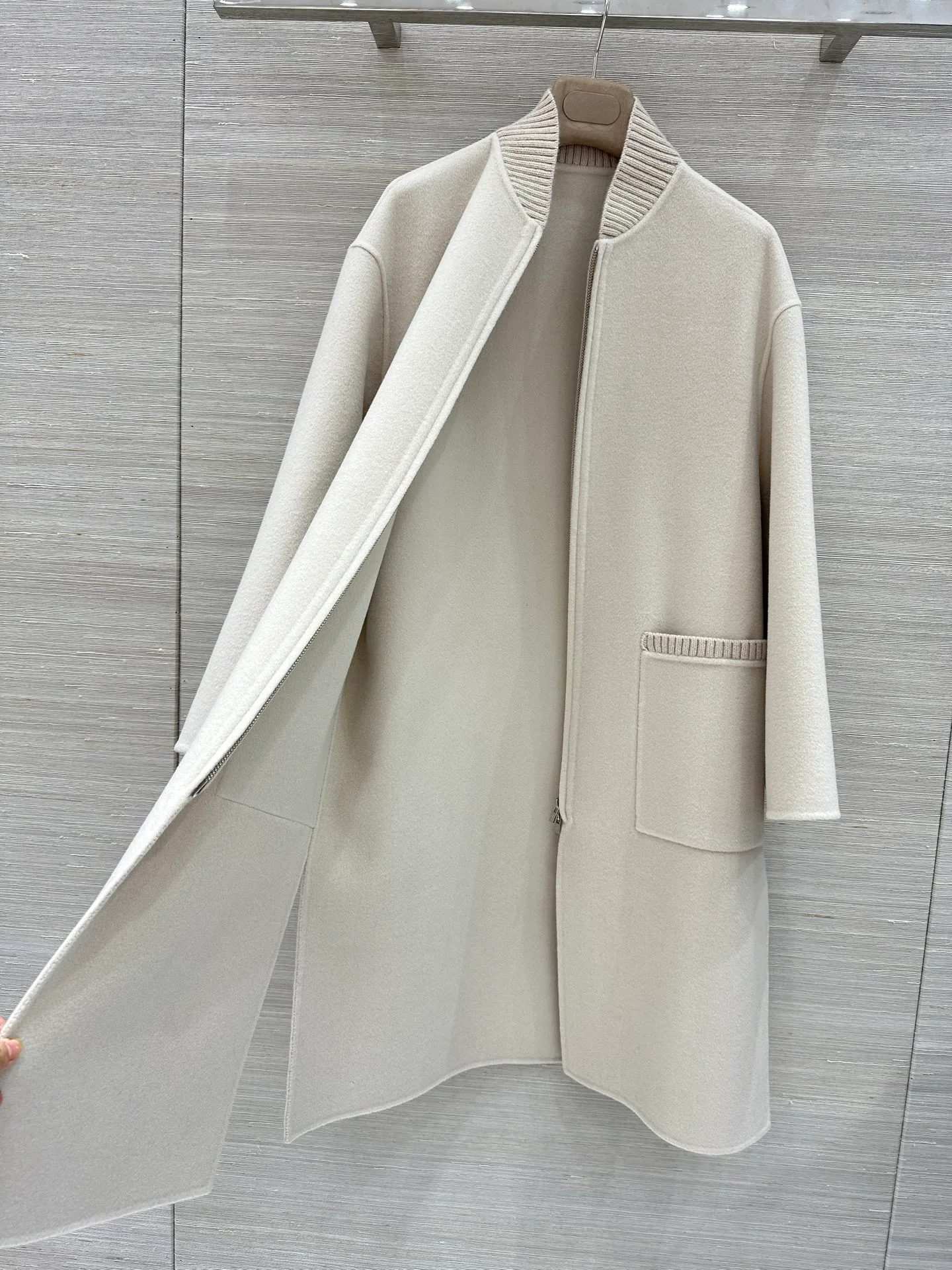 Пальто Женские Loro Piana 18230344