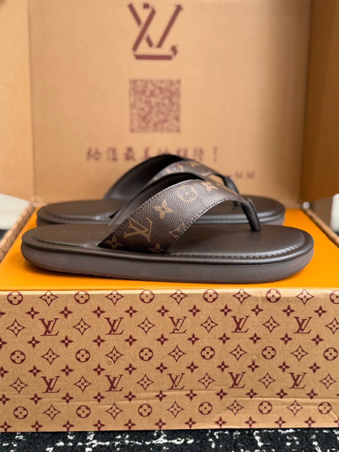 Шлепанцы Мужские Louis Vuitton 17615641